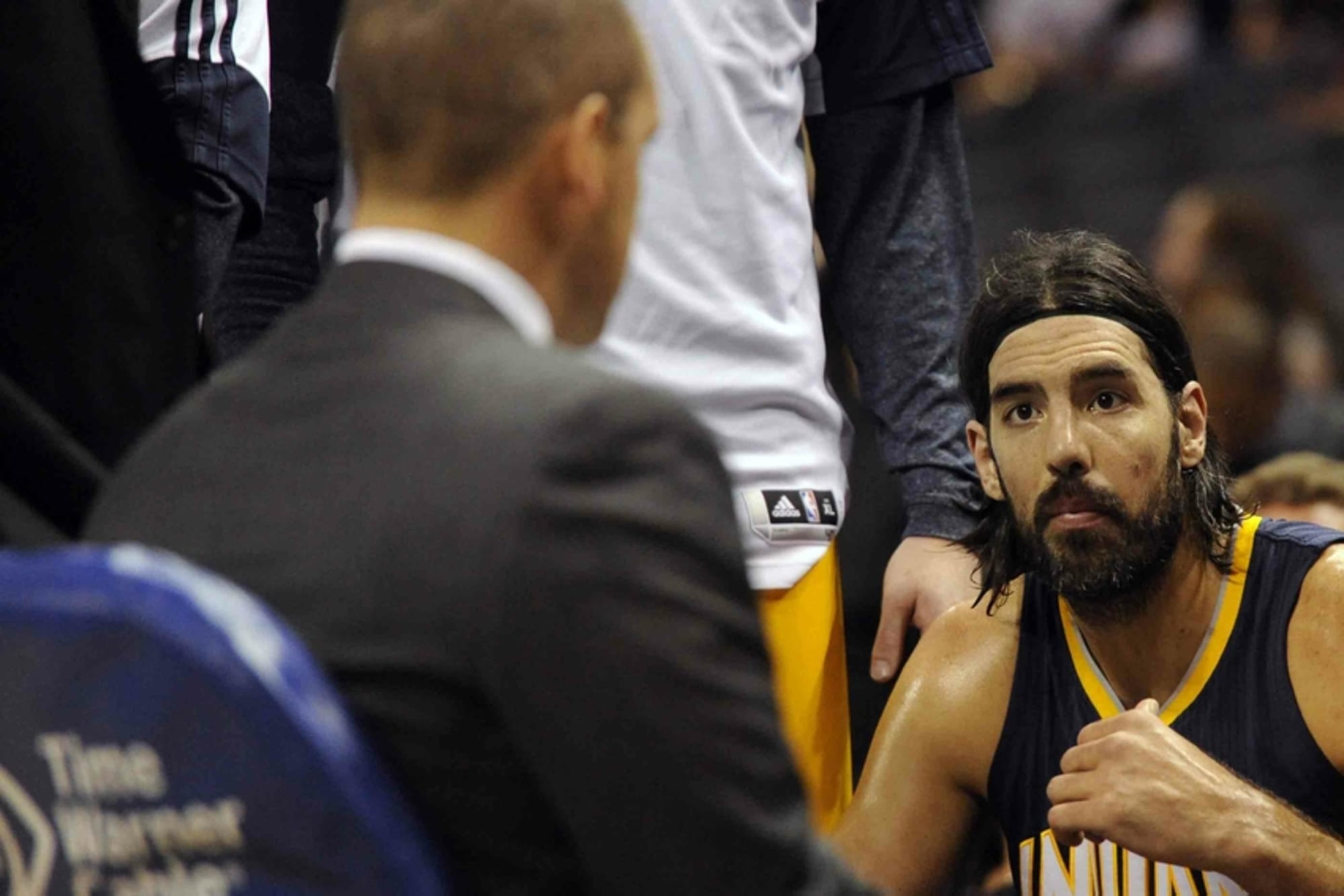 Suns trade Luis Scola to Pacers