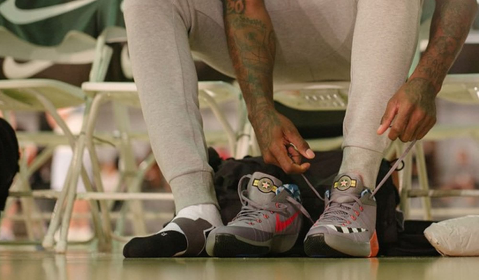 paquete Cuña para ver Paul George Shows Off New Nike Hyperdunk 2015 Low