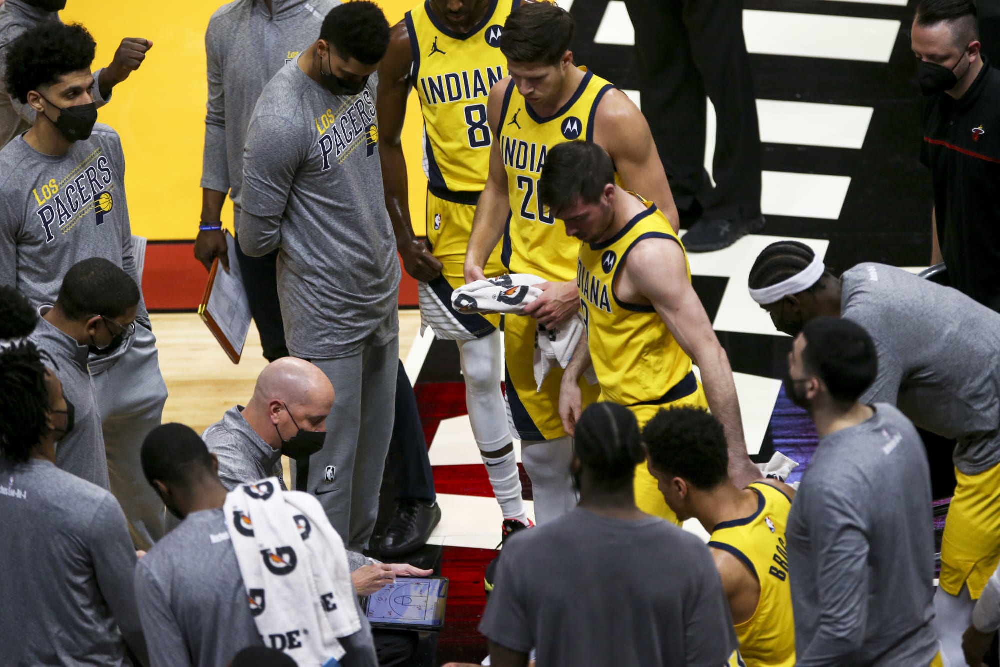 The Indiana Pacers’ roster doesn’t make much sense - 8 Points, 9 Seconds