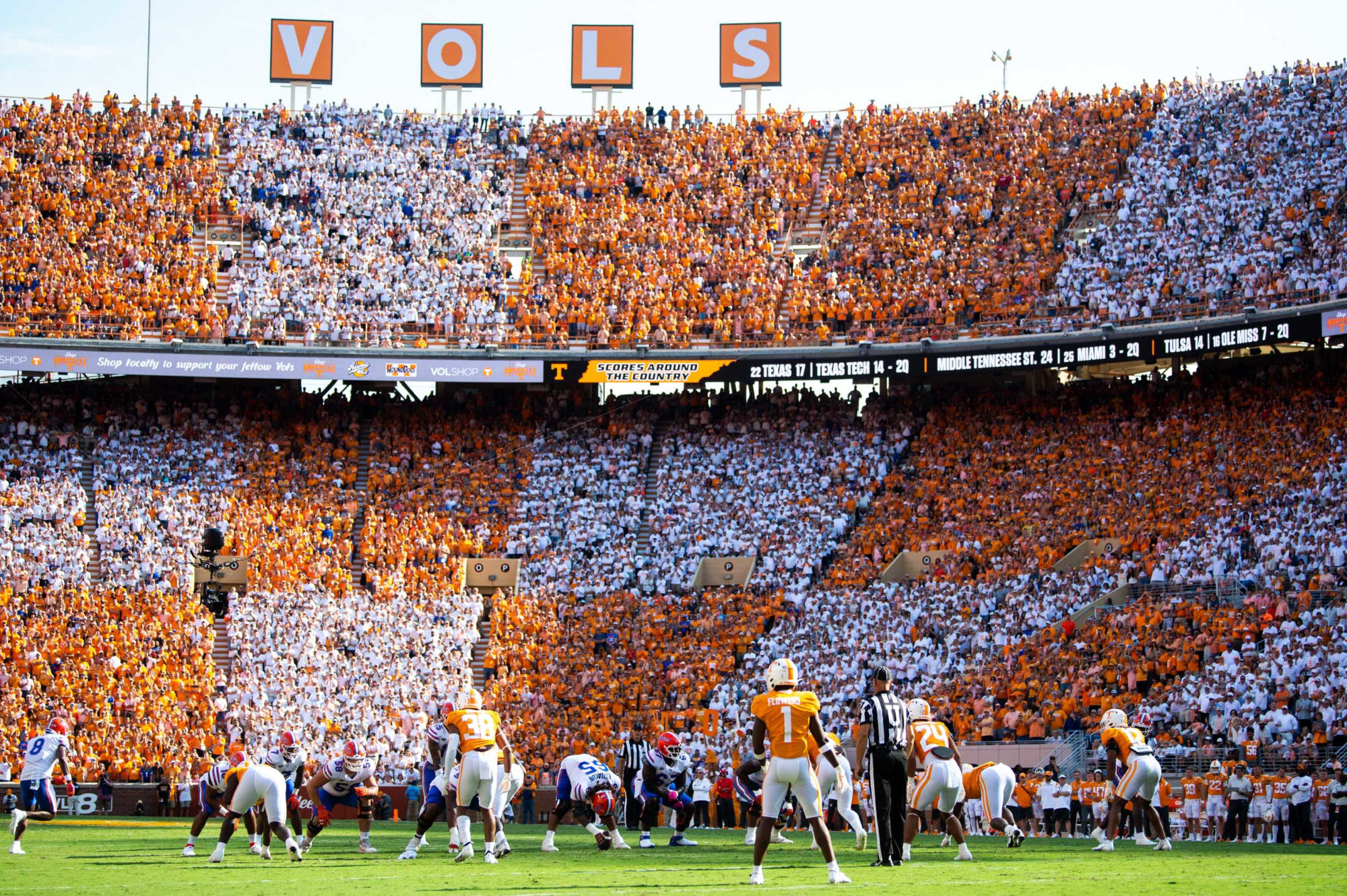 Look Sold Out Checkered Neyland Under the Lights  Sports Illustrated  Tennessee Volunteers News Analysis and More
