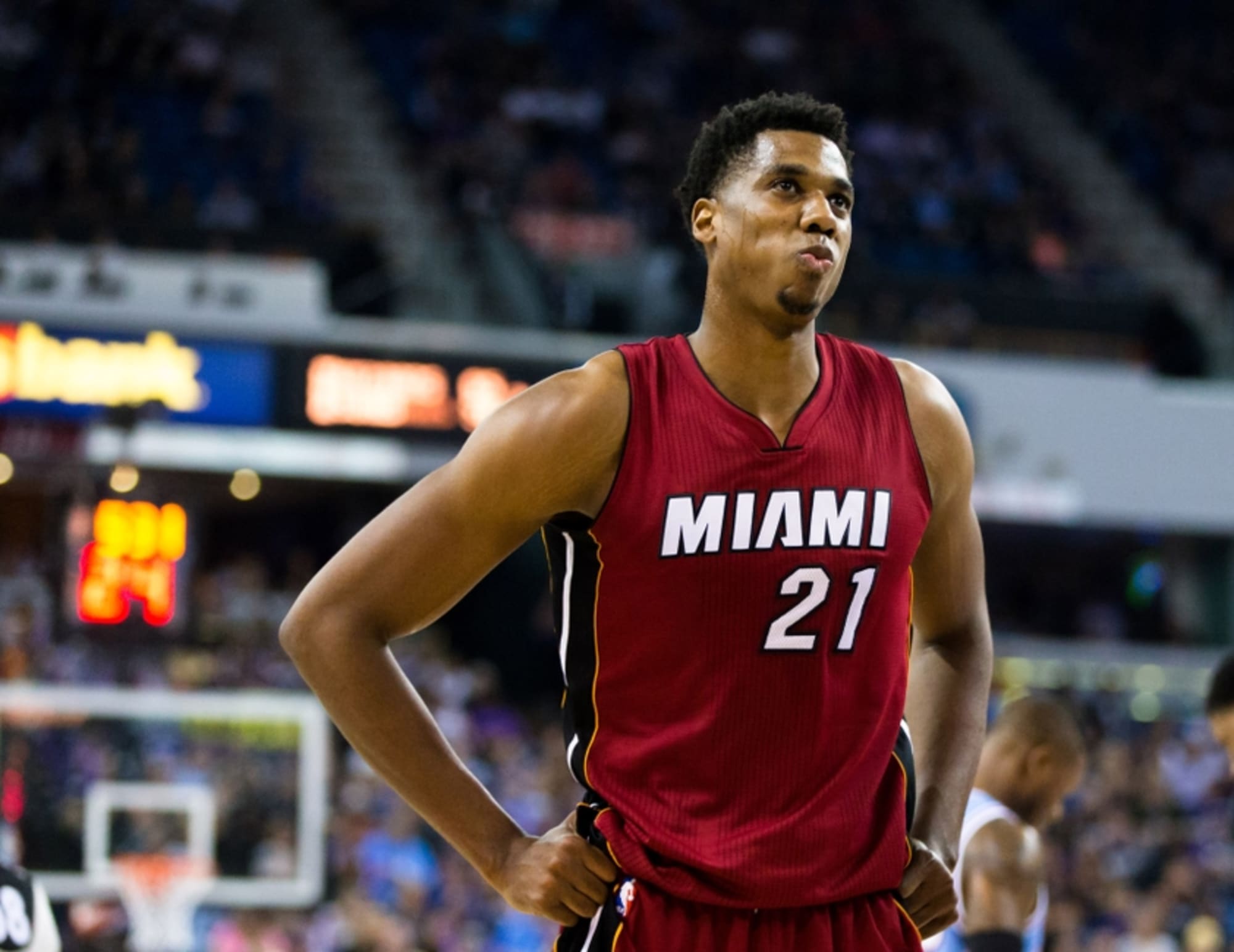 Hassan Whiteside makes his decision: He's staying in Miami