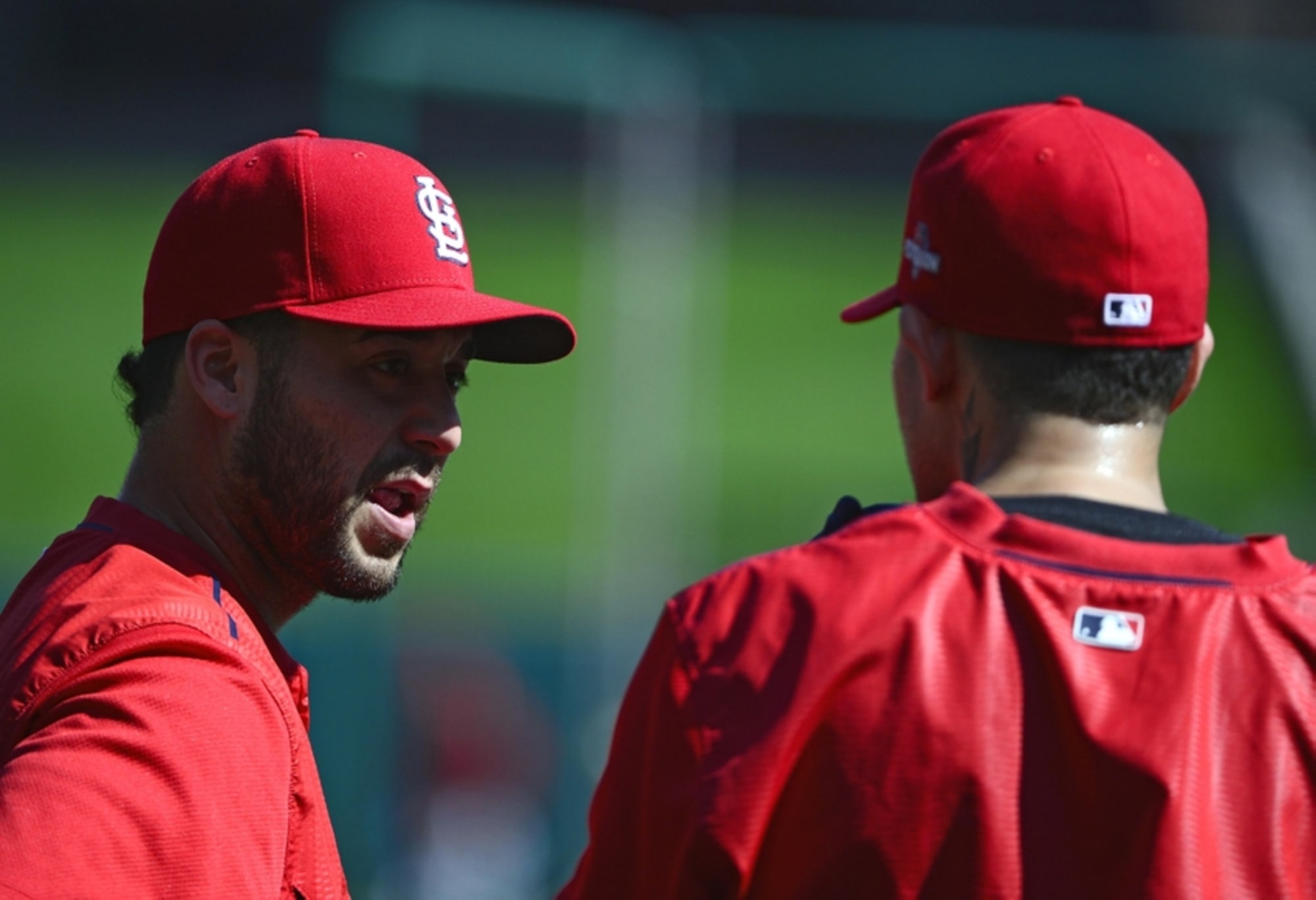 MLB free agency: Cardinals re-sign veteran catcher Yadier Molina