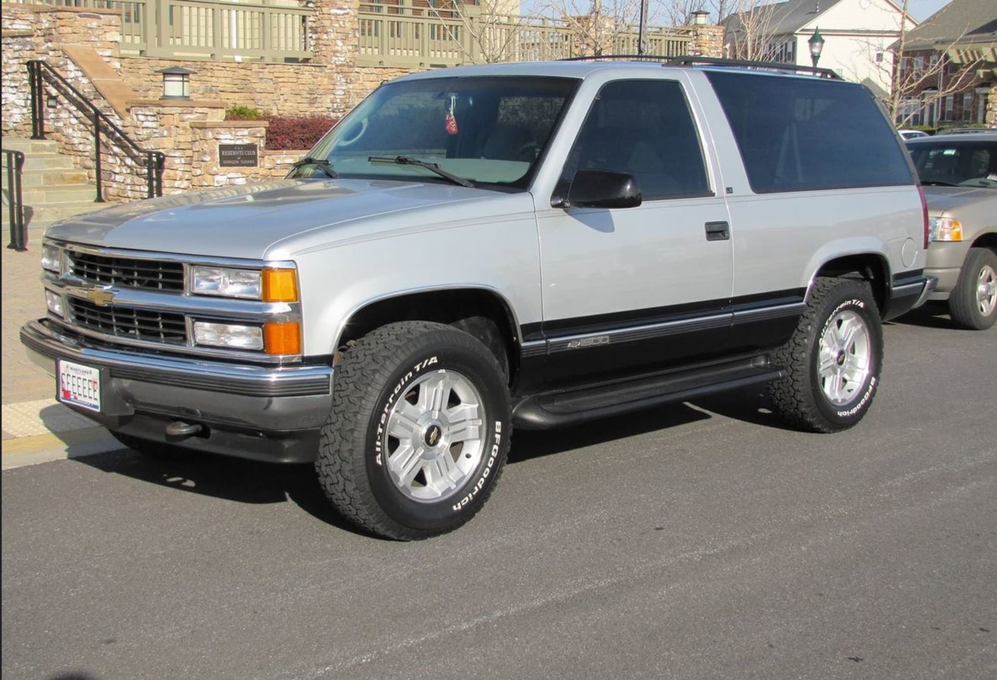 Never forget when Kawhi Leonard still drove his '97 Chevy Tahoe he had  nicknamed Gas Guzzler after signing his $94 million dollar…