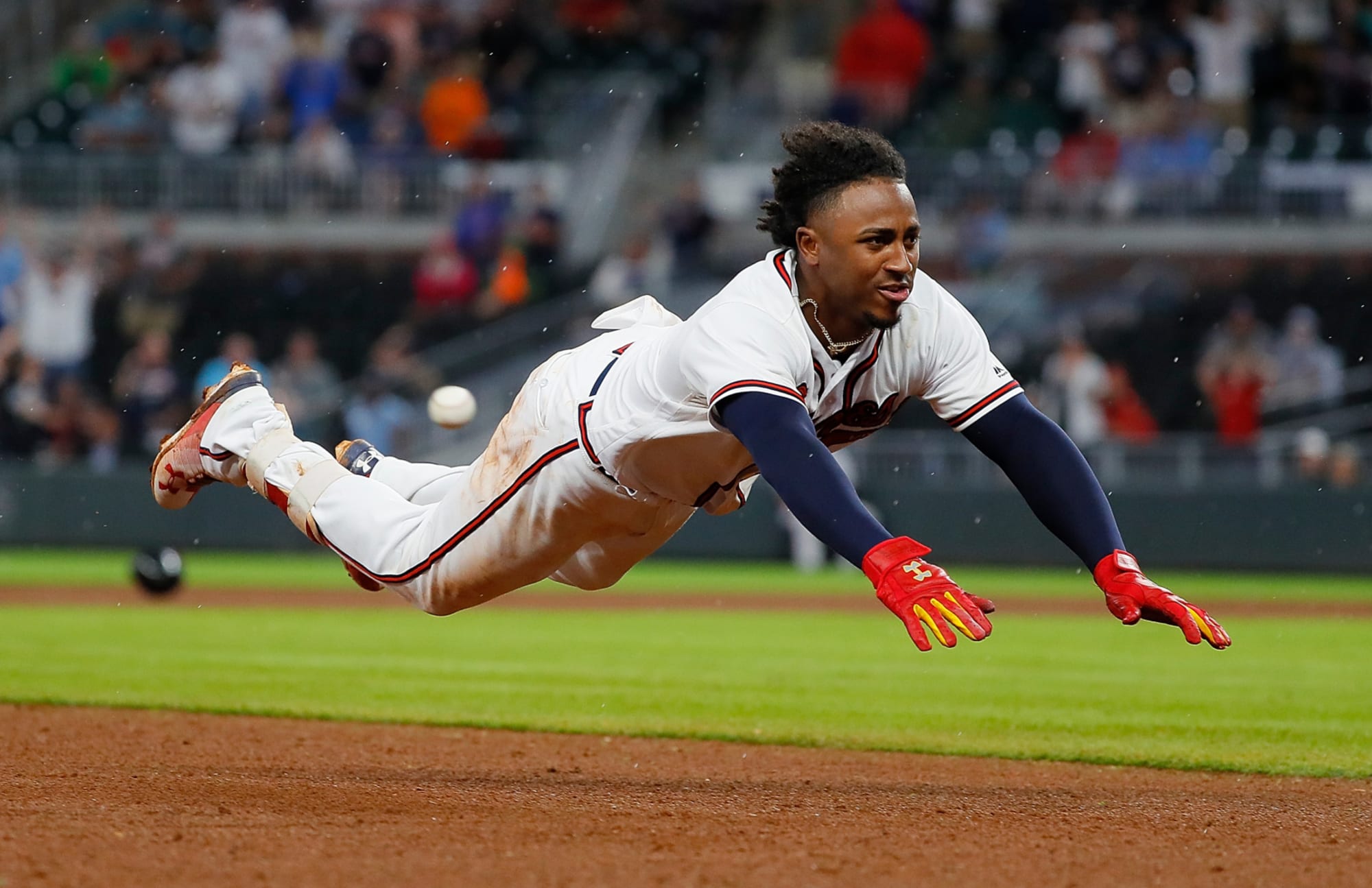 Ozzie Albies of the Atlanta Braves takes batting practice at T-Mobile  News Photo - Getty Images