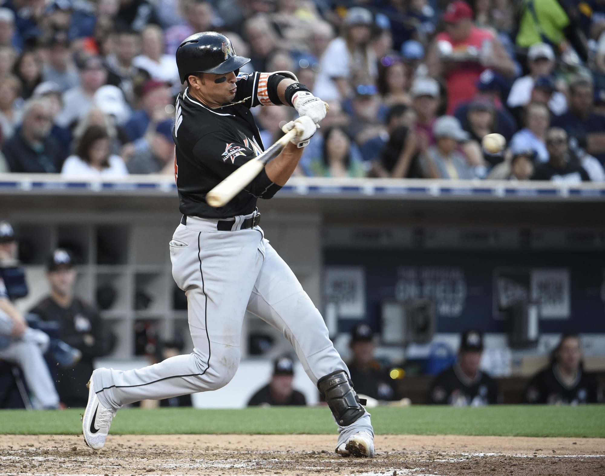 If Braves' Martin Prado is available, Tigers must pounce on him 