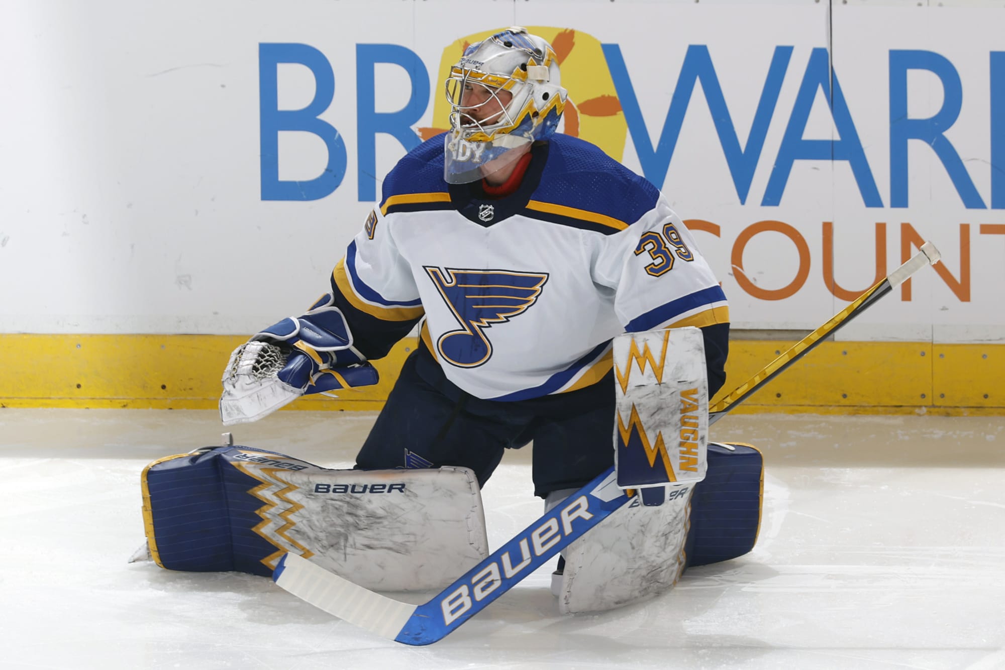 Charlie Lindgren St. Louis Blues Player-Issued 2022 NHL Winter Classic  Jersey - NHL Auctions