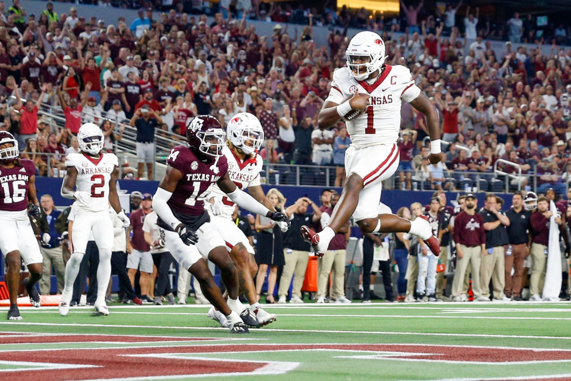 Alabama Football: Early take on the Hogs from Fayetteville