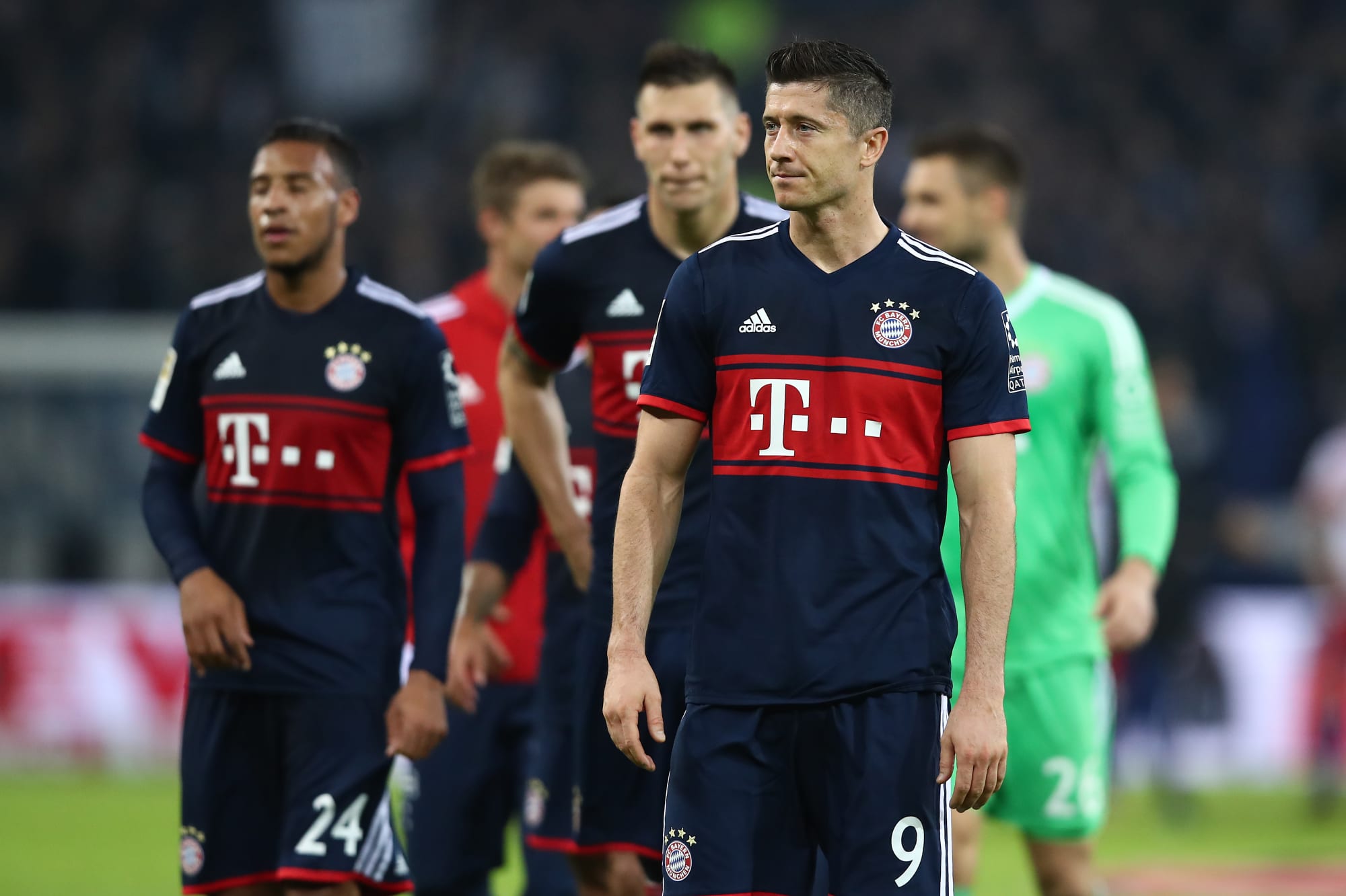 Bayern Munich Stumble Through A 1 0 Victory Against 10 Man Hamburg