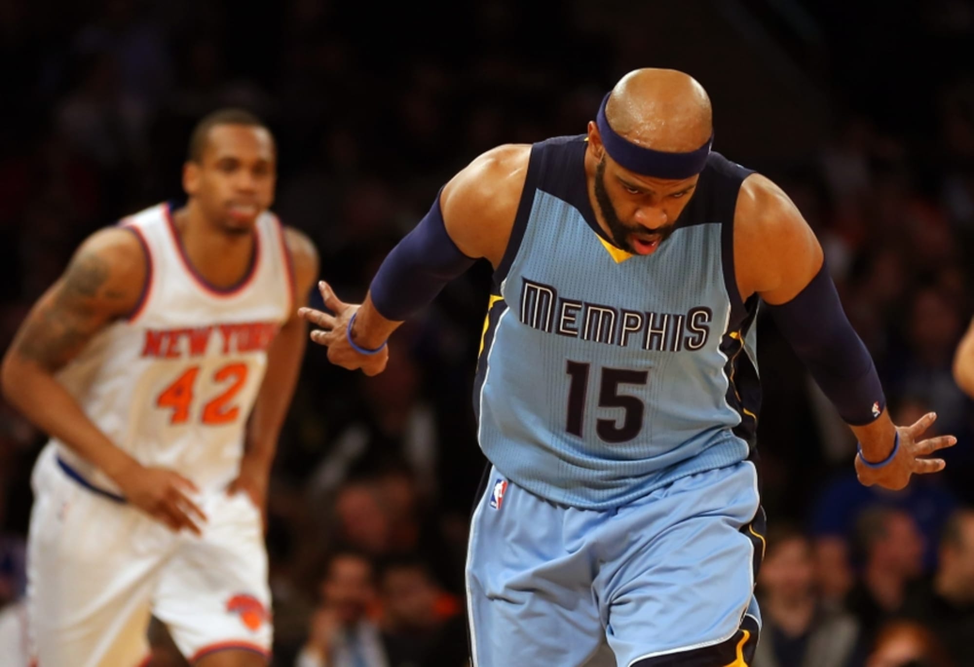 Grizzlies Beat Knicks to Lock Up a Playoff Berth - The New York Times