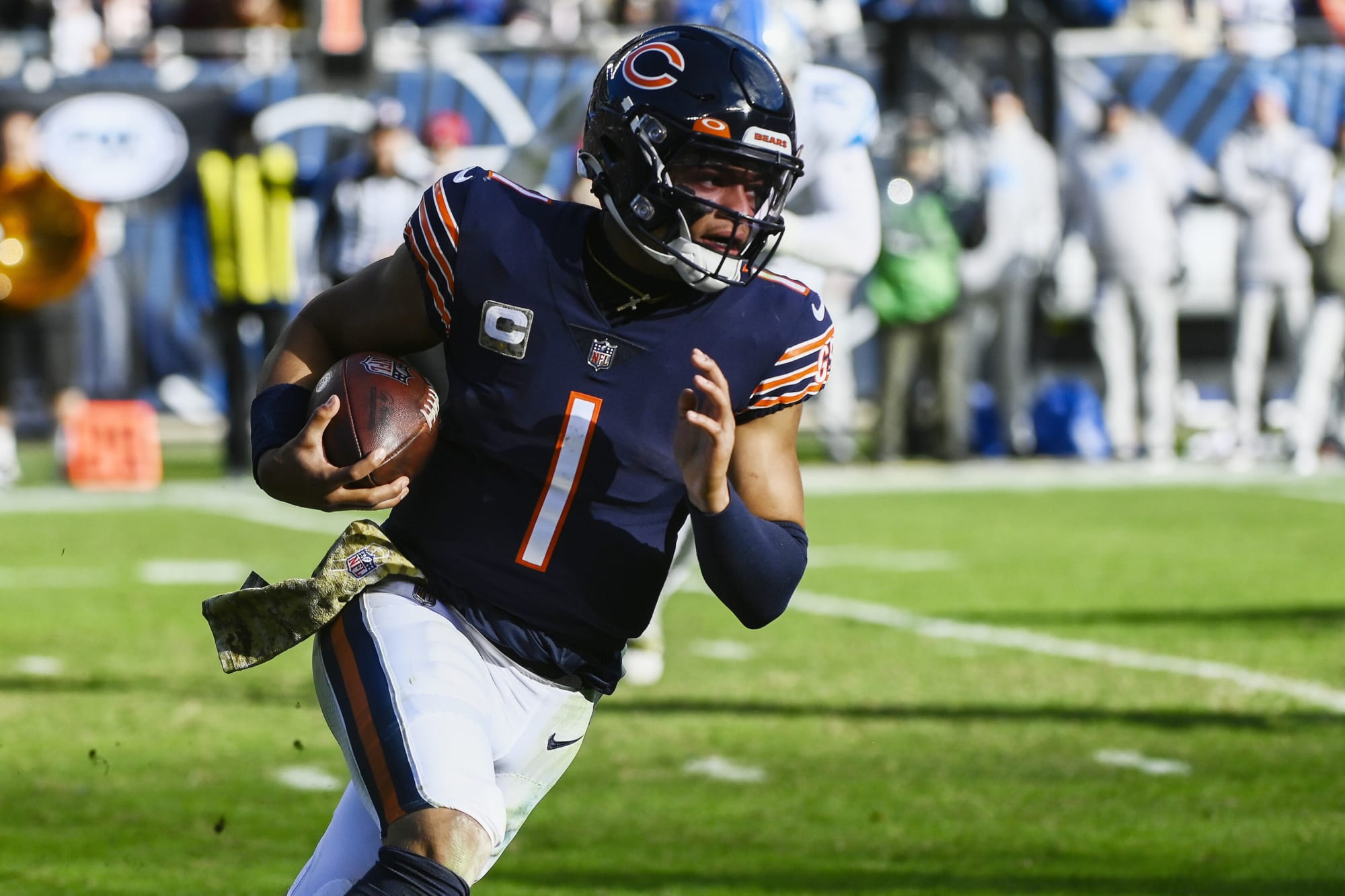 Chicago Bears should see Justin Fields play again this season