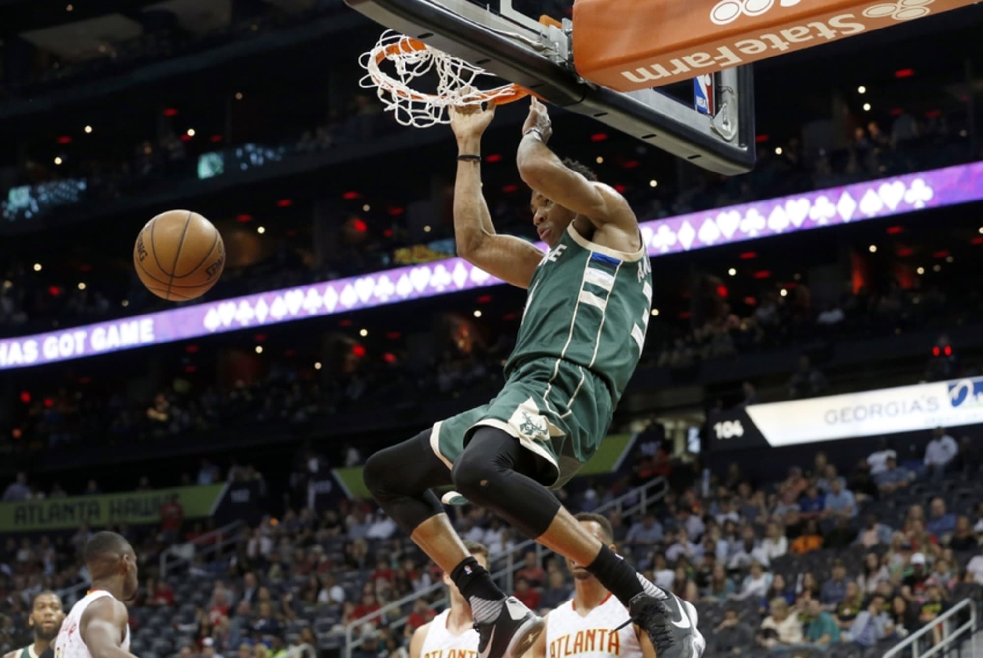 Giannis Antetokounmpo broke his personal record in Greek national