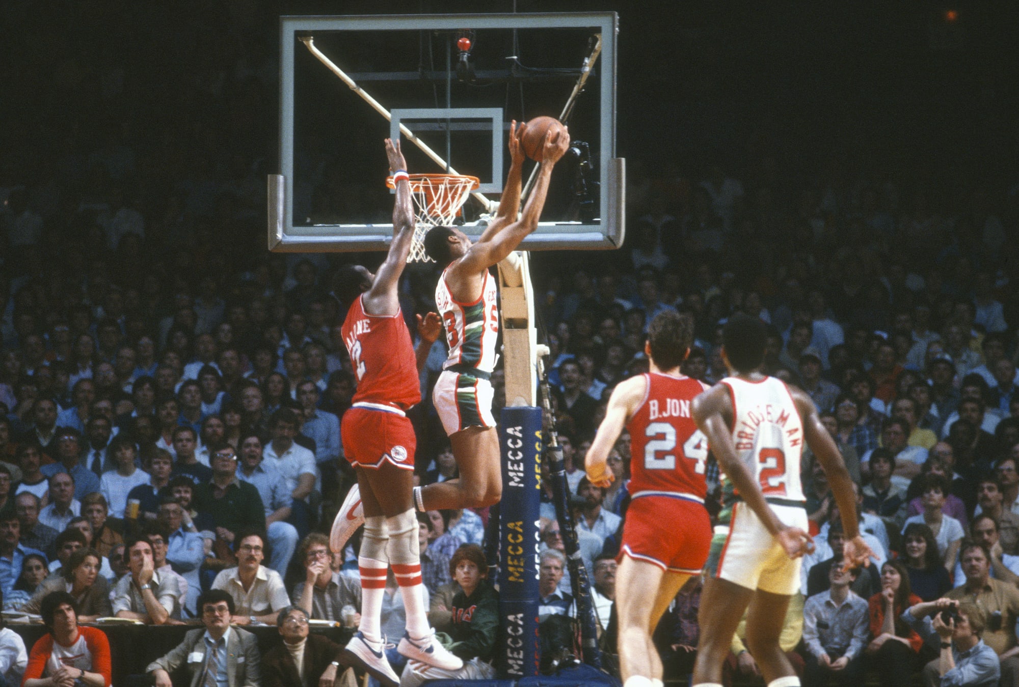 Milwaukee Bucks: 49 years in 49 days - 1982-83 season