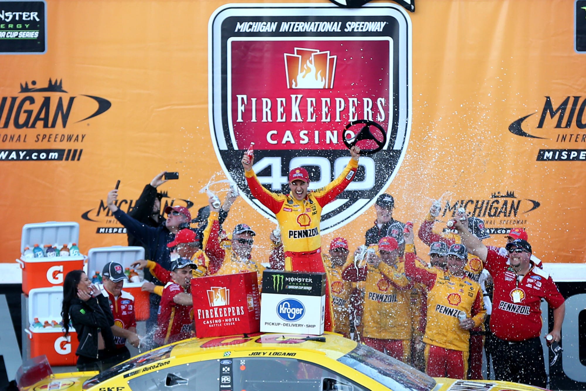 NASCAR Joey Logano dominates 2019 FireKeepers Casino 400