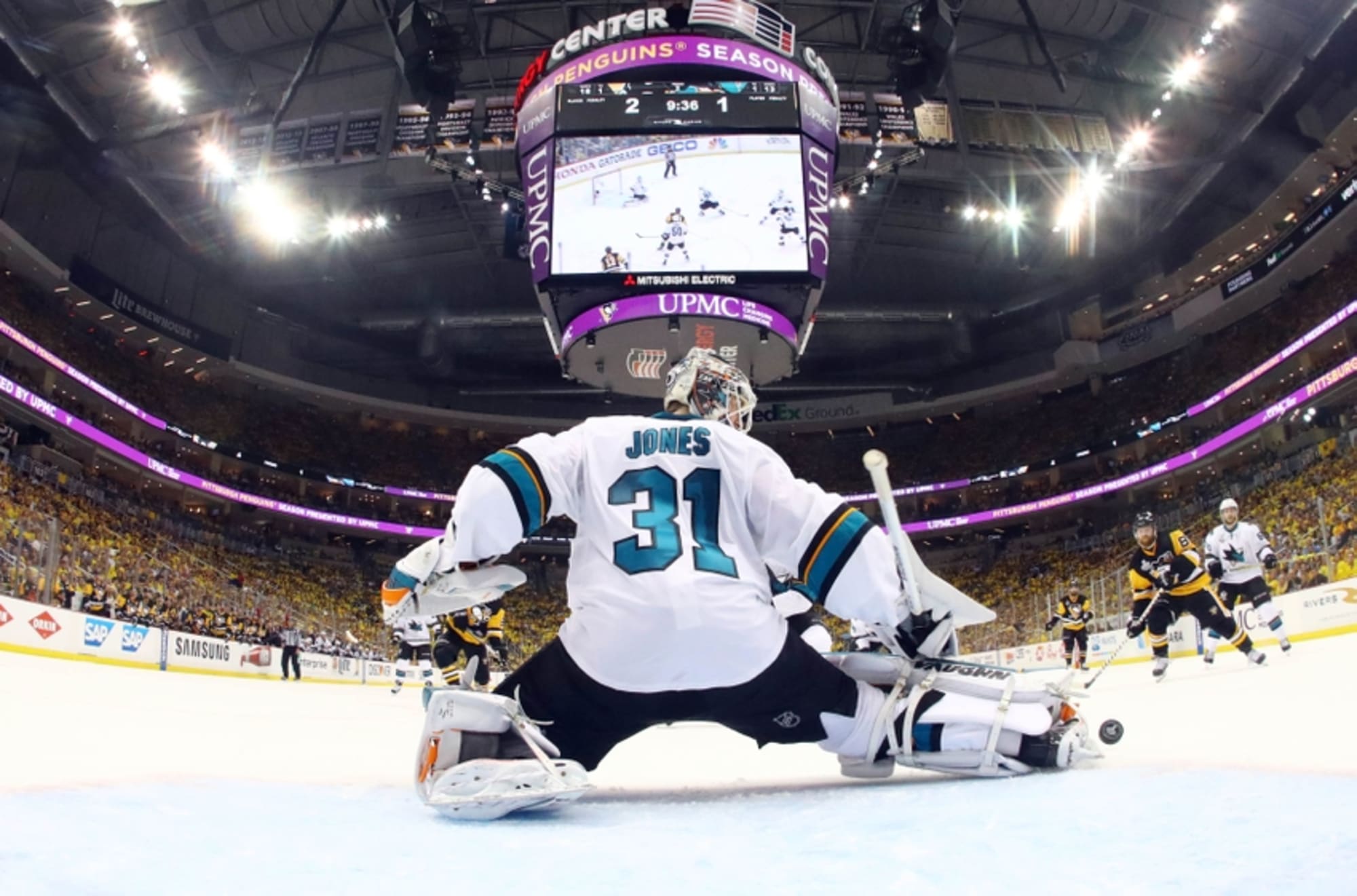 Sharks' goalie Martin Jones exits early in 7-0 rout by Knights