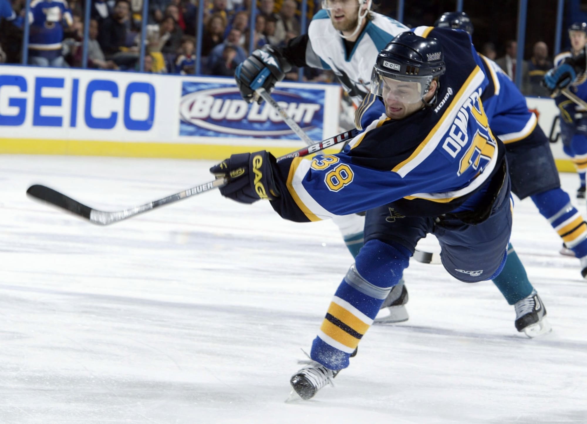 Blues to retire Pronger's number 44 