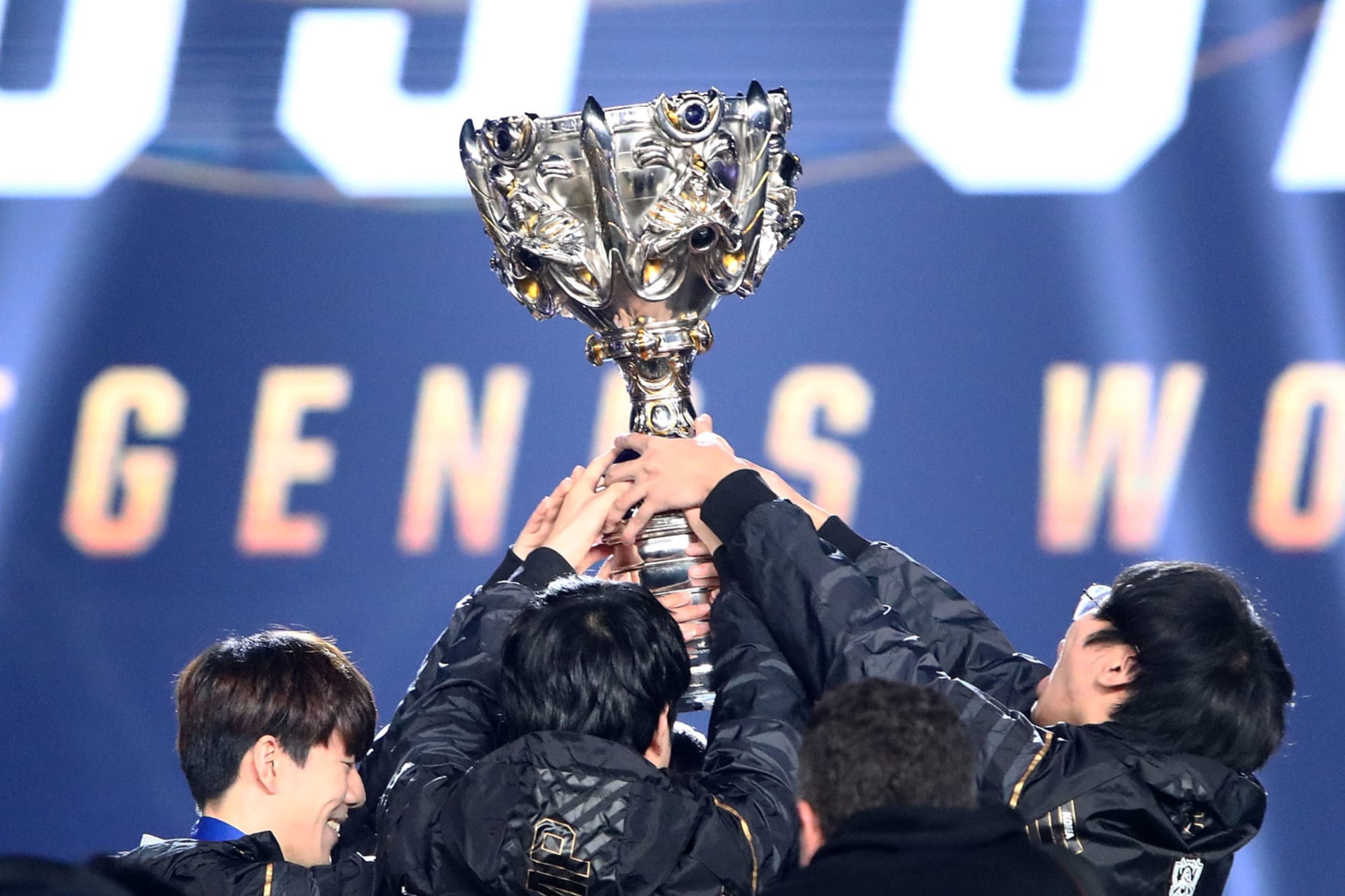 league of legends worlds trophy