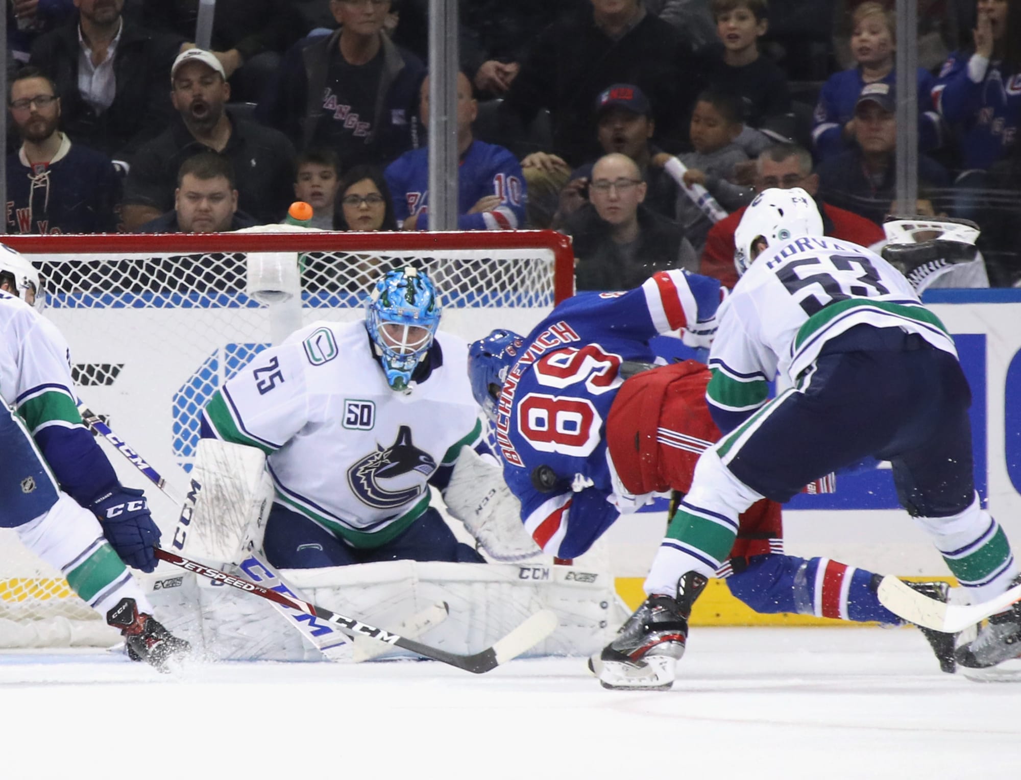 New York Rangers go for six in a row on the road vs the Canucks