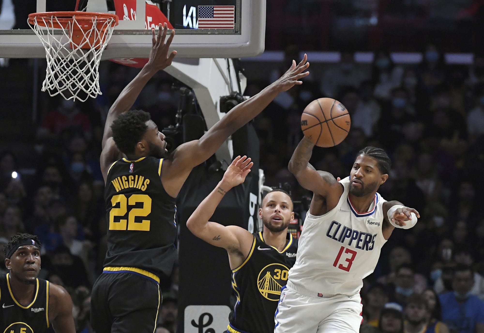 Clippers Giving 'Real Consideration' To Breaking Up Paul George