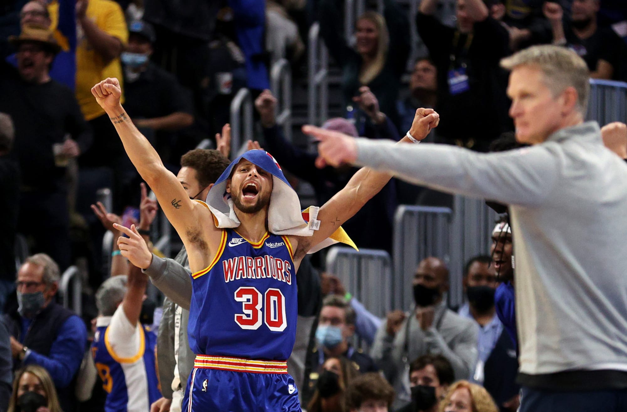 Steph Curry's 3-point record night leads Warriors over Knicks