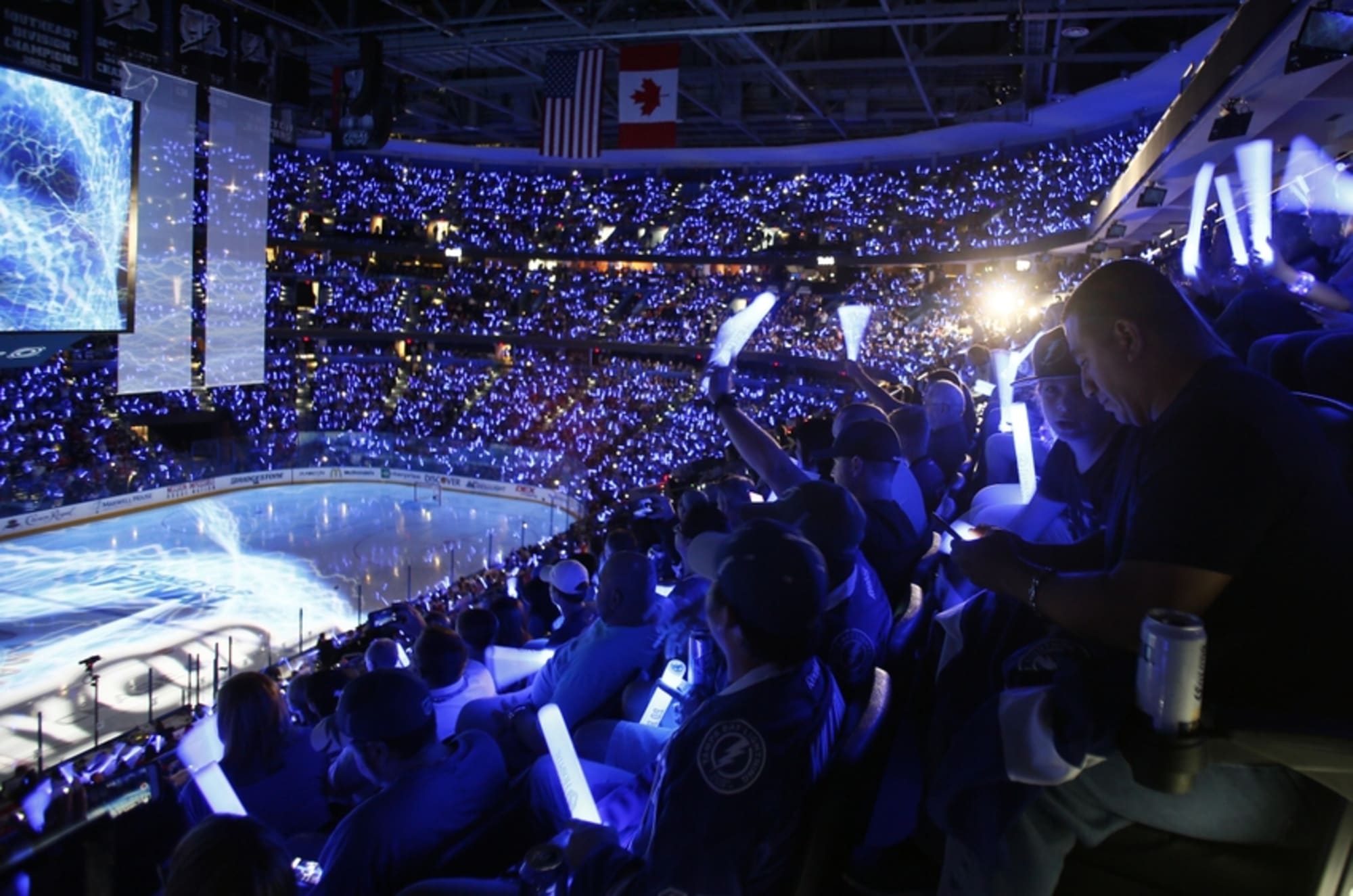 4,593 Tampa Bay Lightning Fans Stock Photos, High-Res Pictures