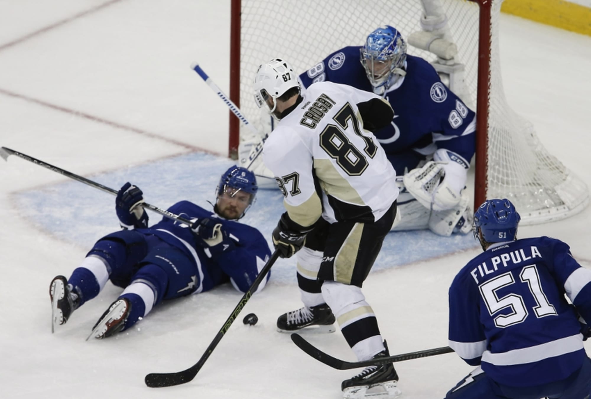 Stanley Cup final: Penguins take 2-0 series lead after late surge