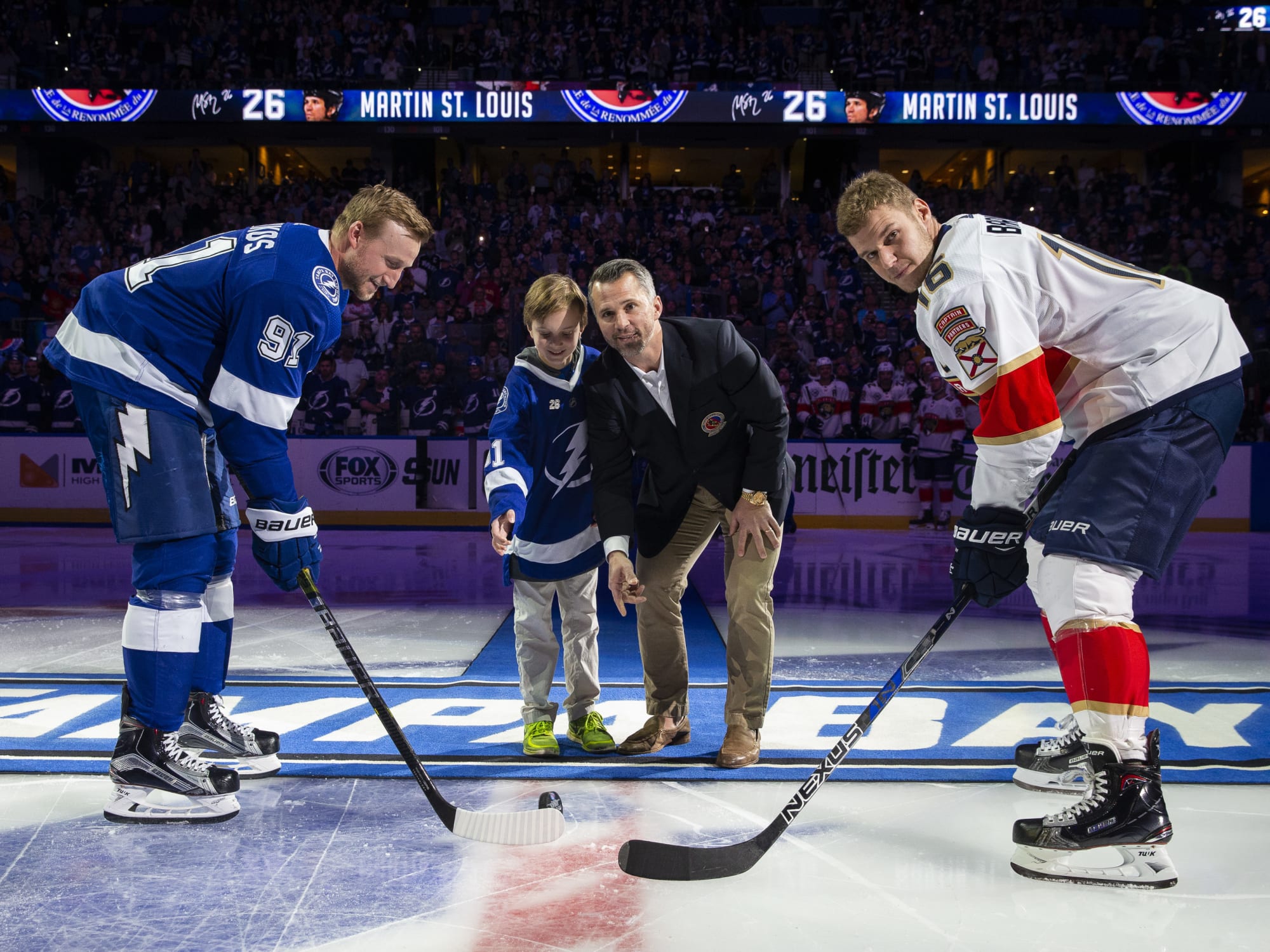 Tampa Bay Lightning to honour Martin St. Louis by retiring jersey - The  Globe and Mail