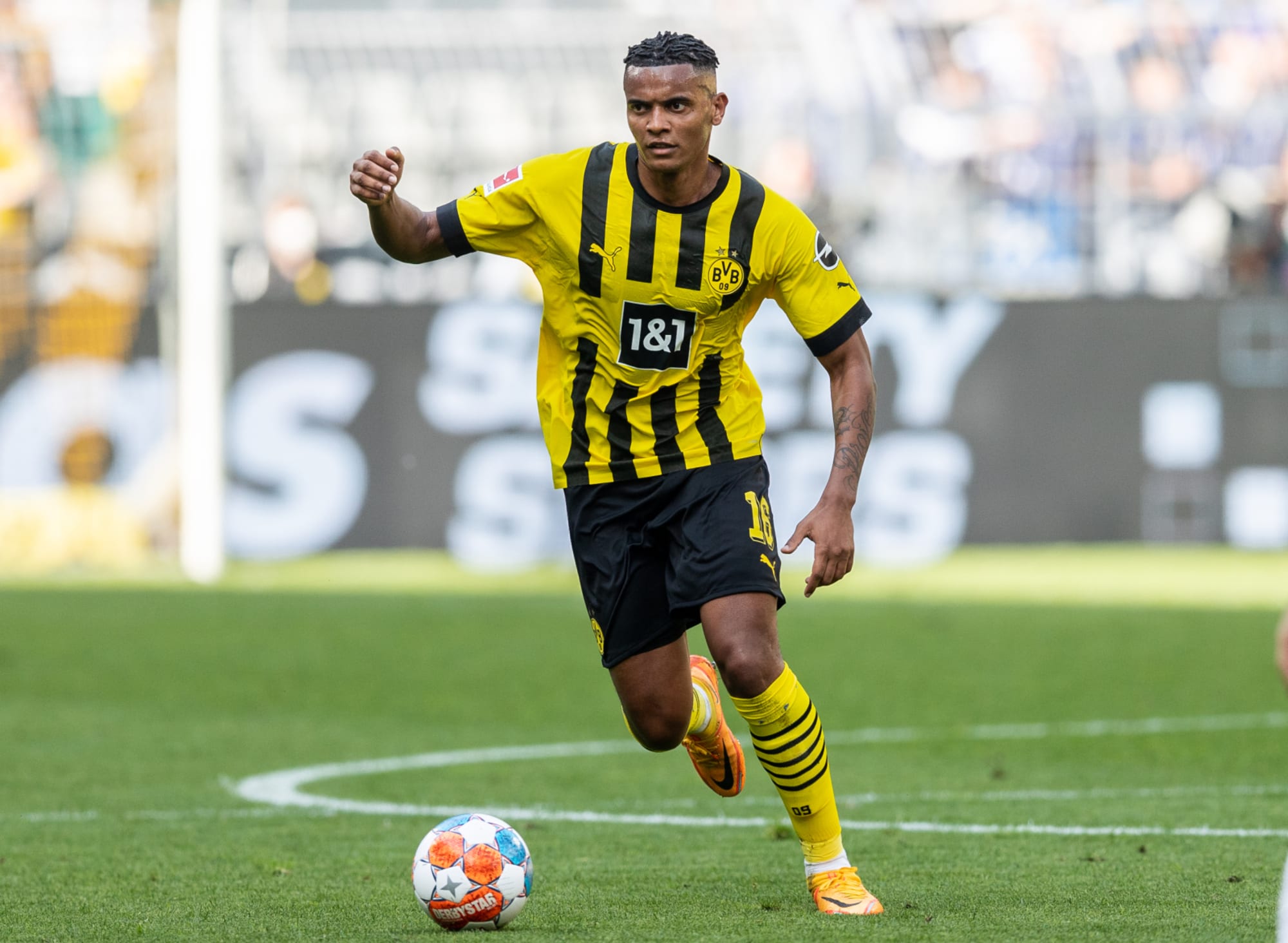 Borussia Dortmund's Manuel Akanji linked with potential move to Leicester