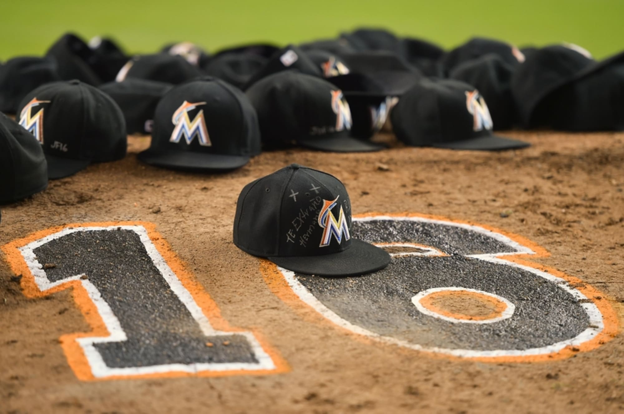 Mets touched by emotional tribute to Jose Fernandez: 'This is