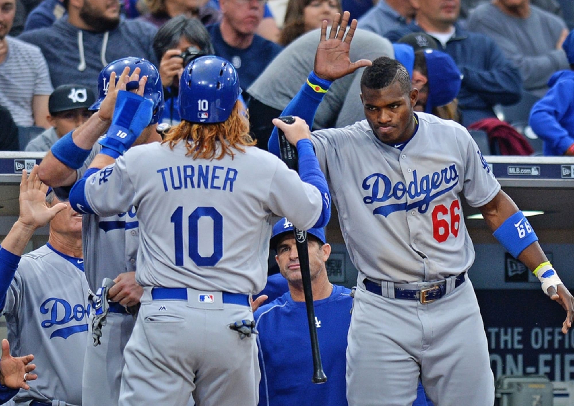 Justin Turner Among Dodgers Offering Support To Andrew Toles