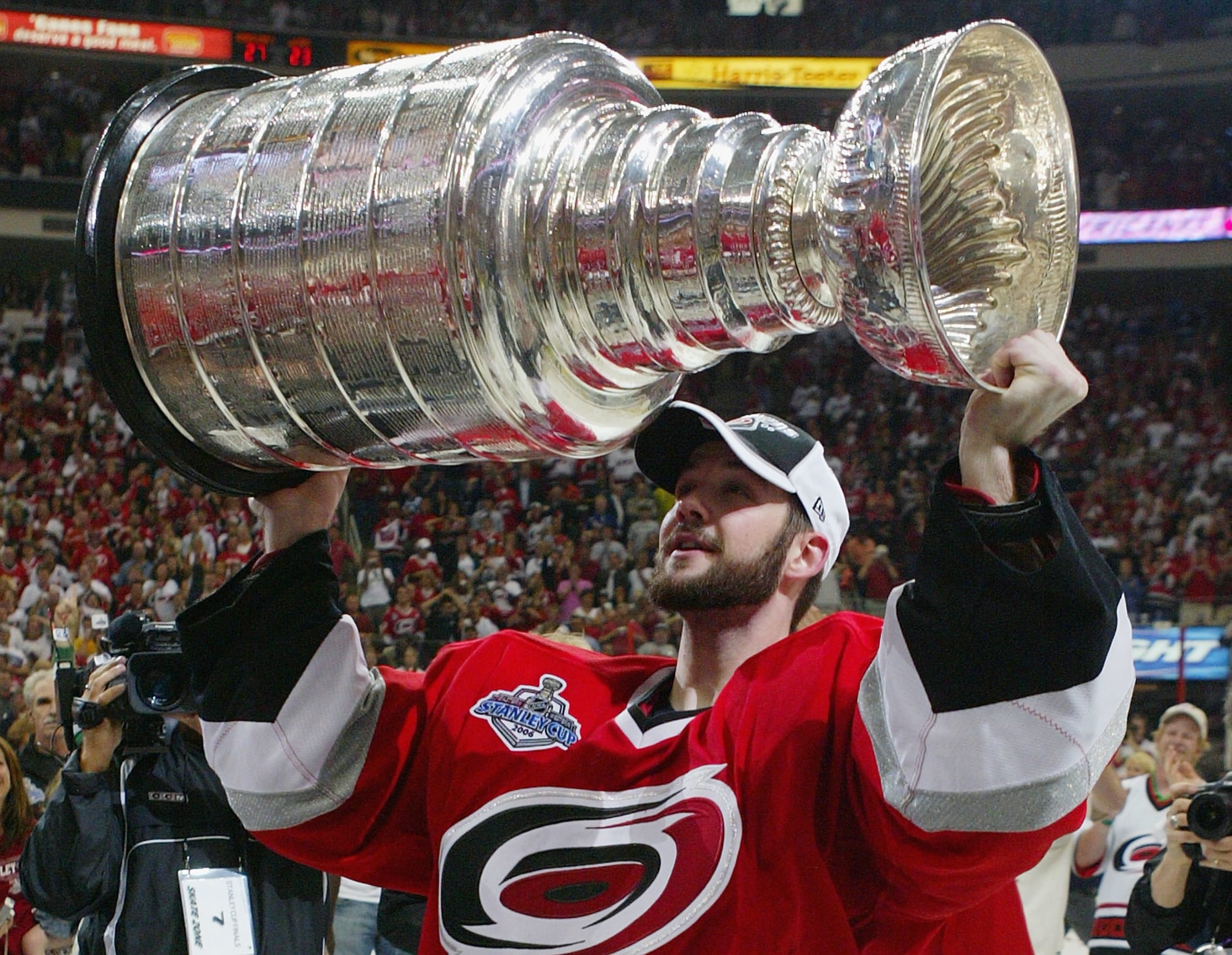 Carolina Hurricanes Fan Favorites: Arturs Irbe and those white pads - Page 5