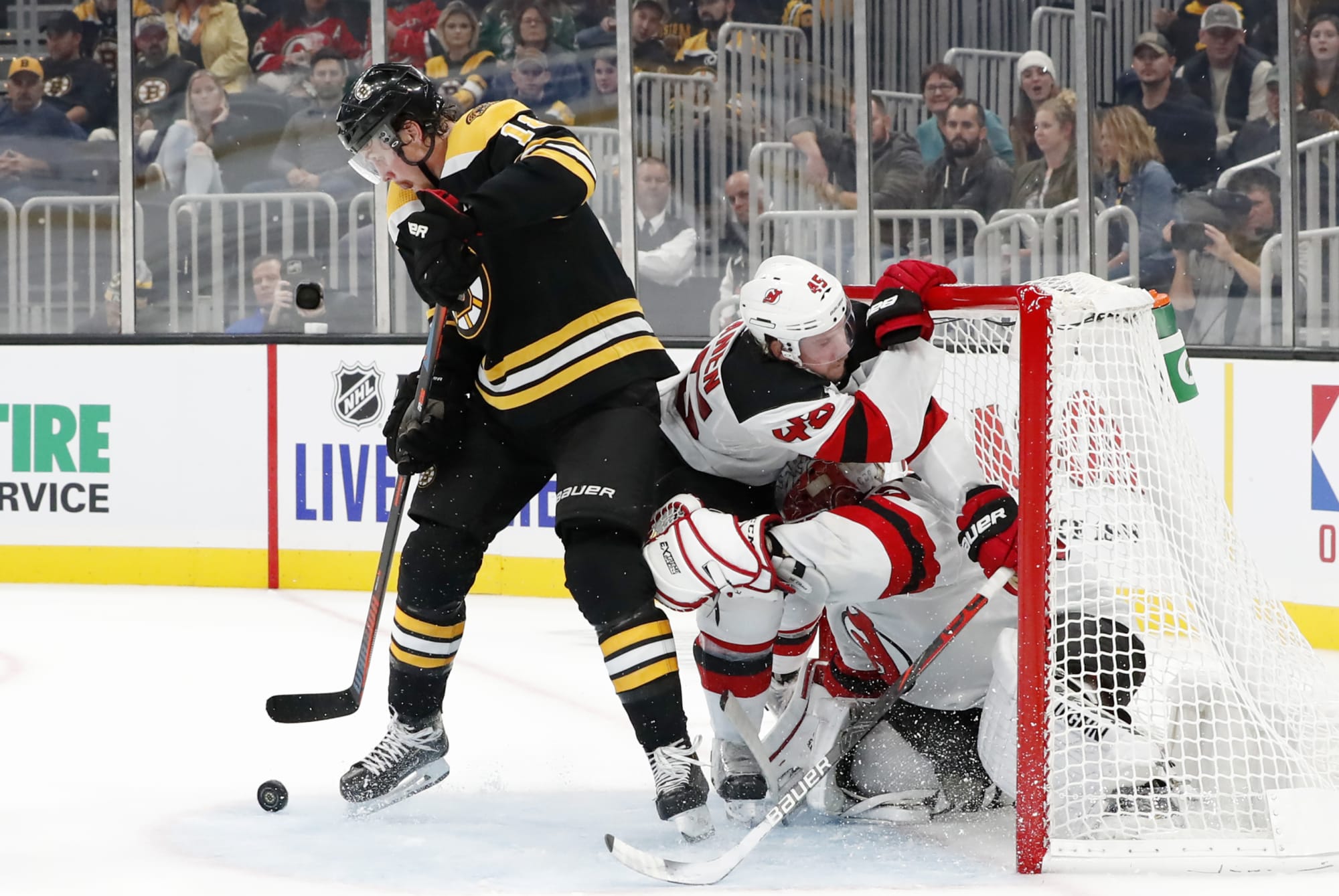 Boston Bruins get back on track, bludgeon New Jersey Devils, 8-1