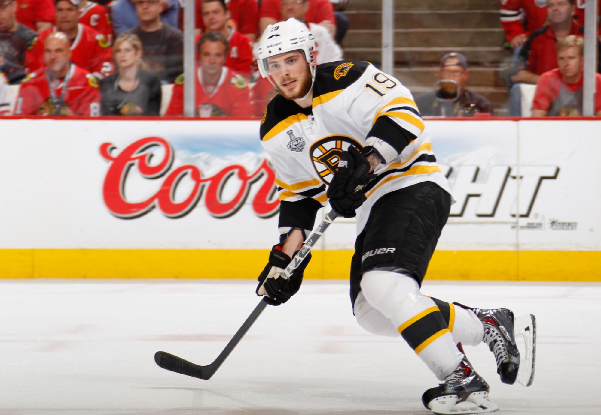 Bruins trade Reilly Smith, Marc Savard's contract to Panthers 