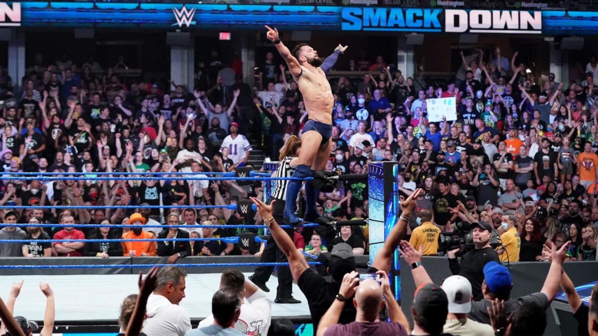 Wwe Smackdown Results August 6 Finn Balor Wins In Main Event