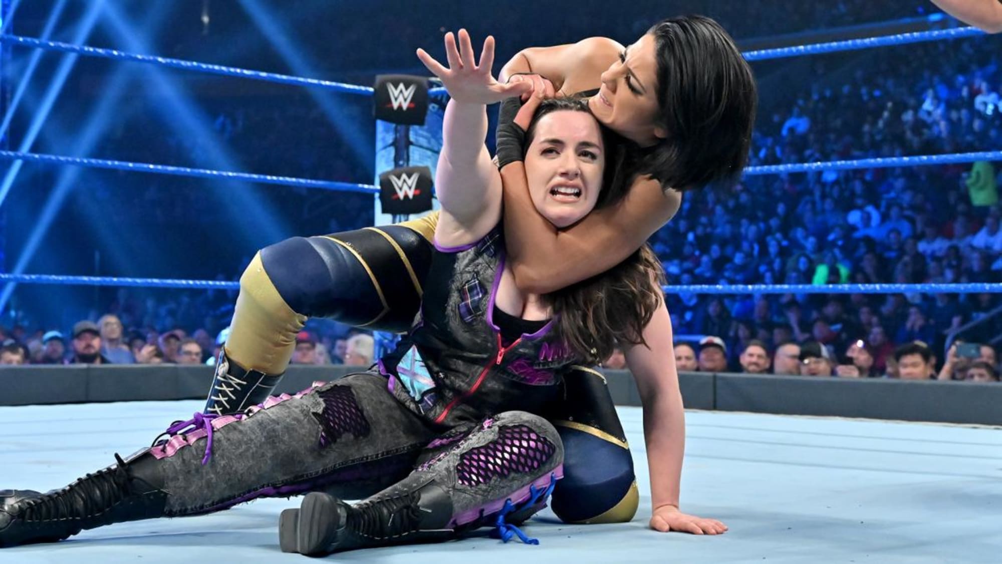 Wwe Smackdown Results Grades Bayley Remained One Step Ahead