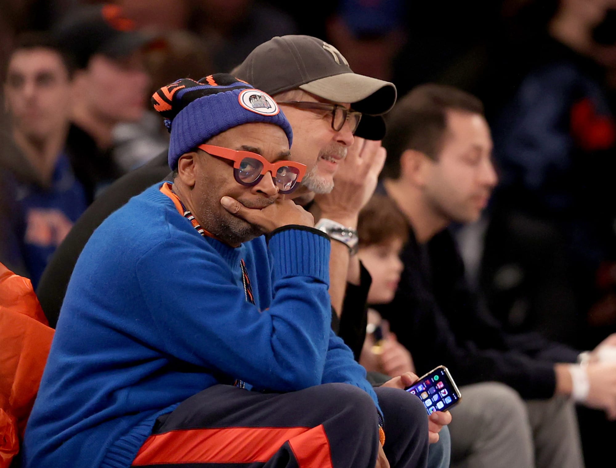 Spike Lee riles up controversy after cheering for Knicks' rival in playoffs