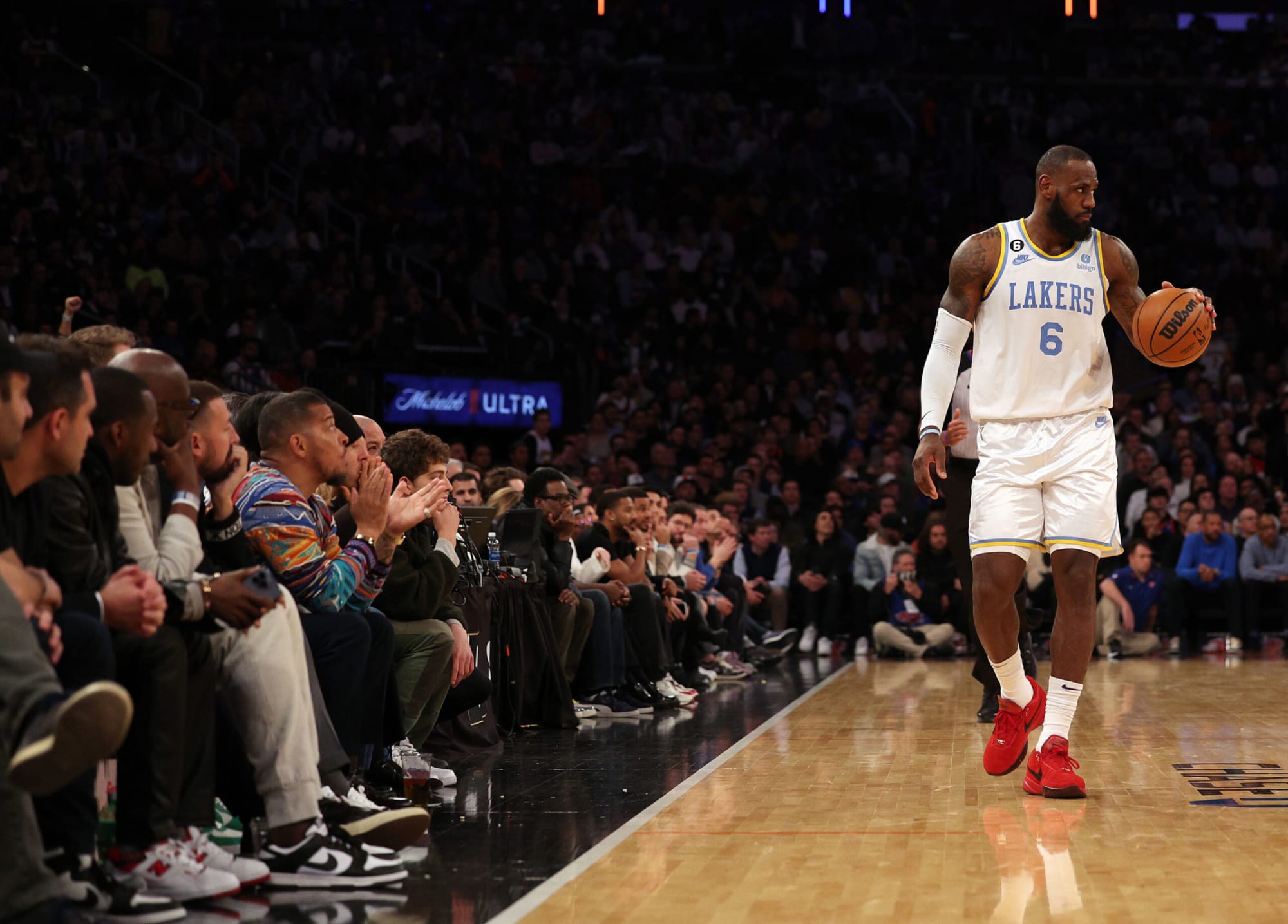 Latest 2024 NBA mock draft has major implications for Knicks' future
