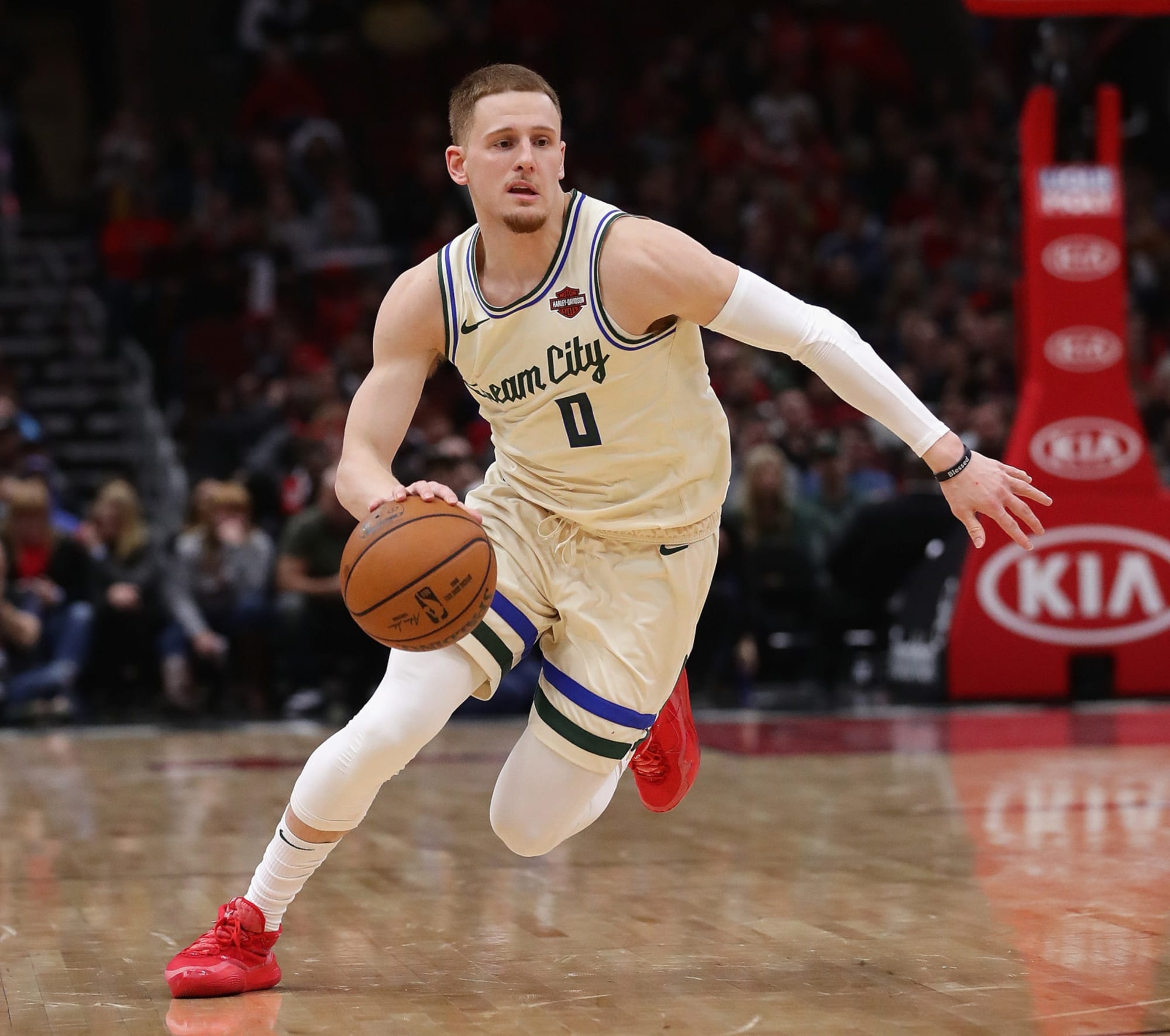 LOOK: Milwaukee Bucks rookie Donte Divincenzo is poor, just like you and me  (for now) 