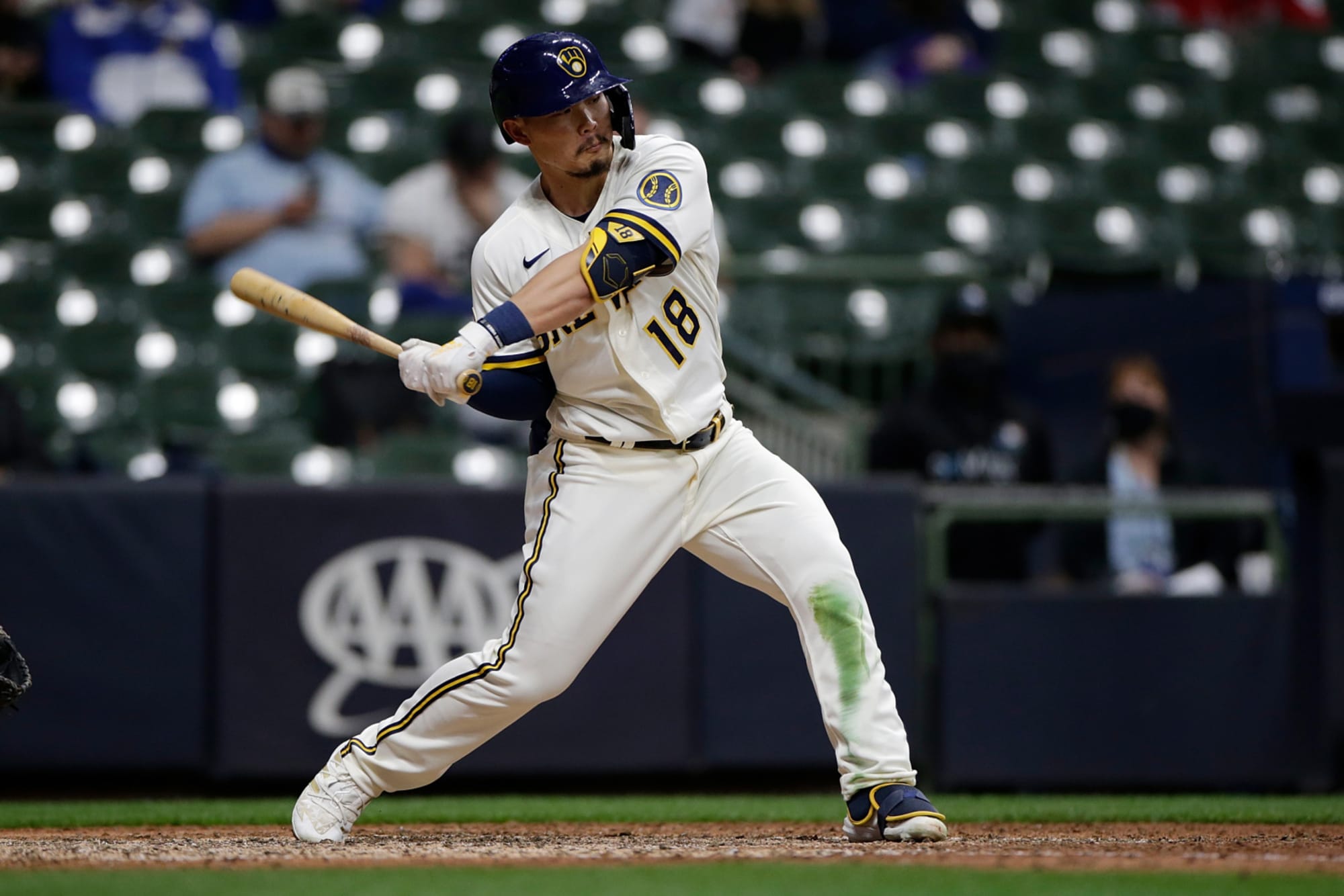 Brewers expected to part ways with INF Keston Hiura