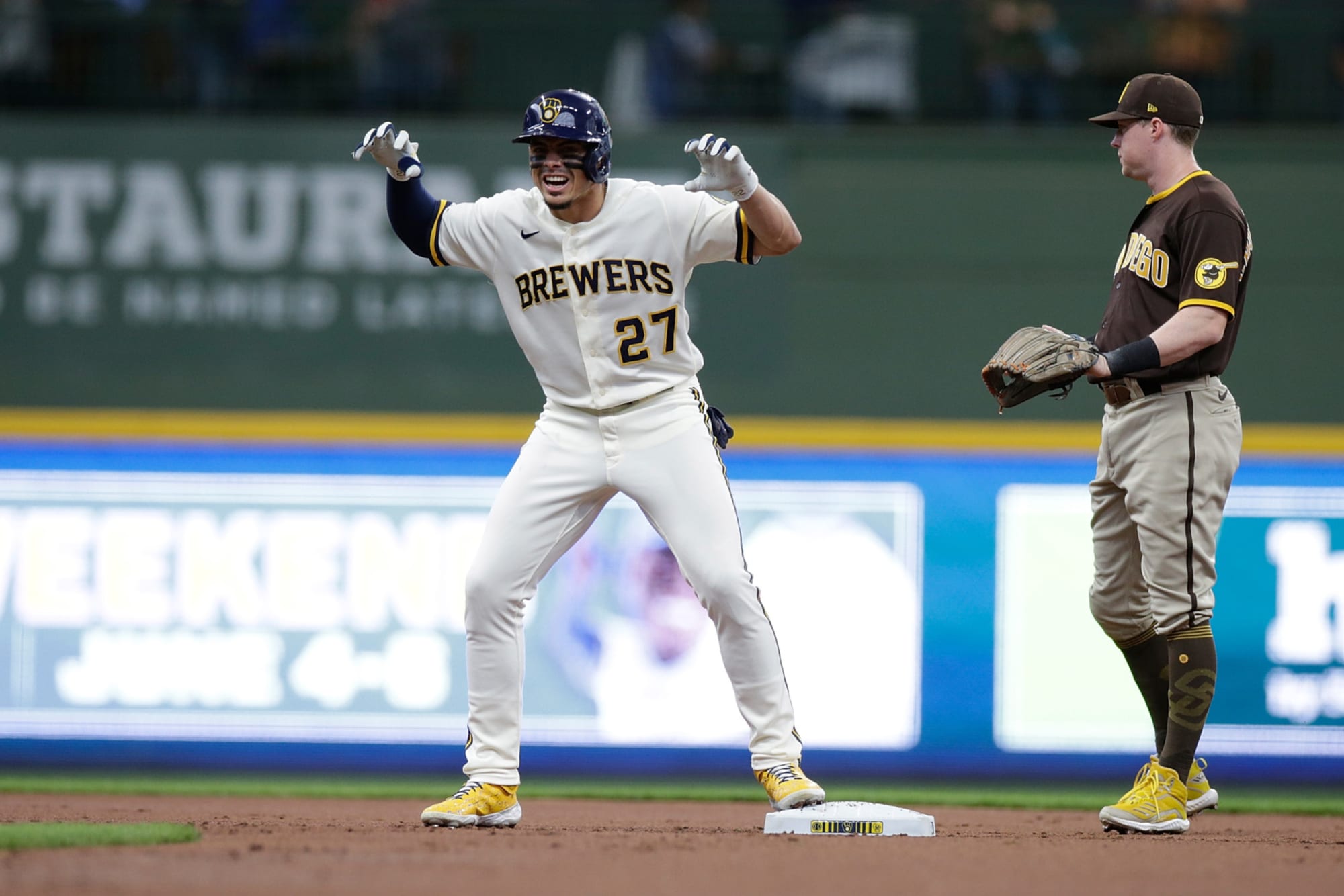 Brewers' Willy Adames hospitalized after being hit by line drive