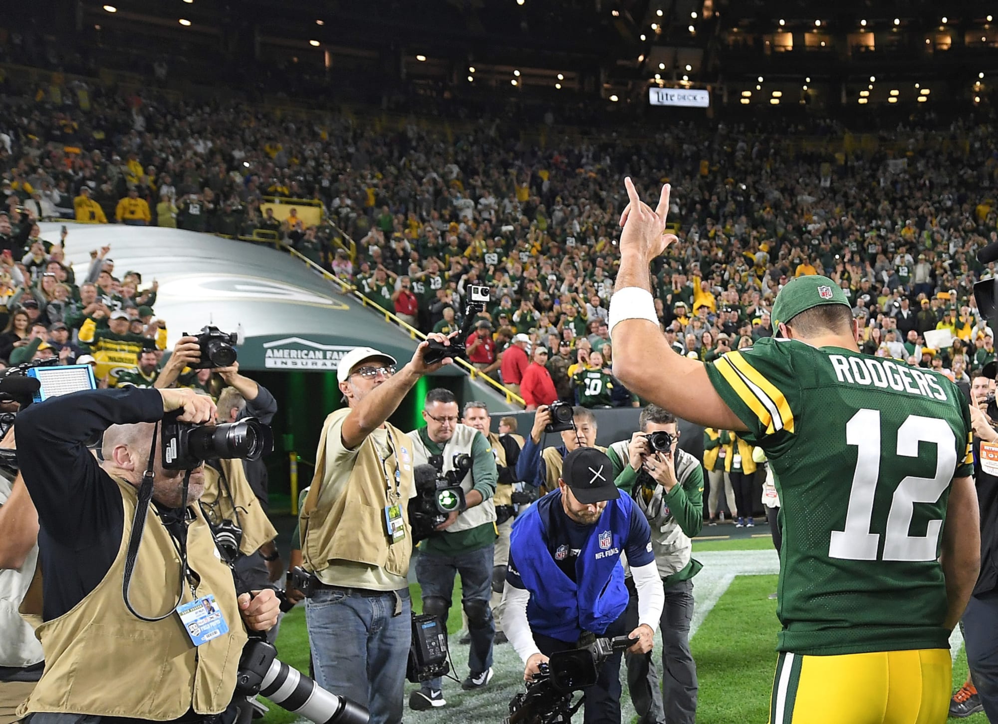Green Bay Packers The Legend Of Aaron Rodgers Continues