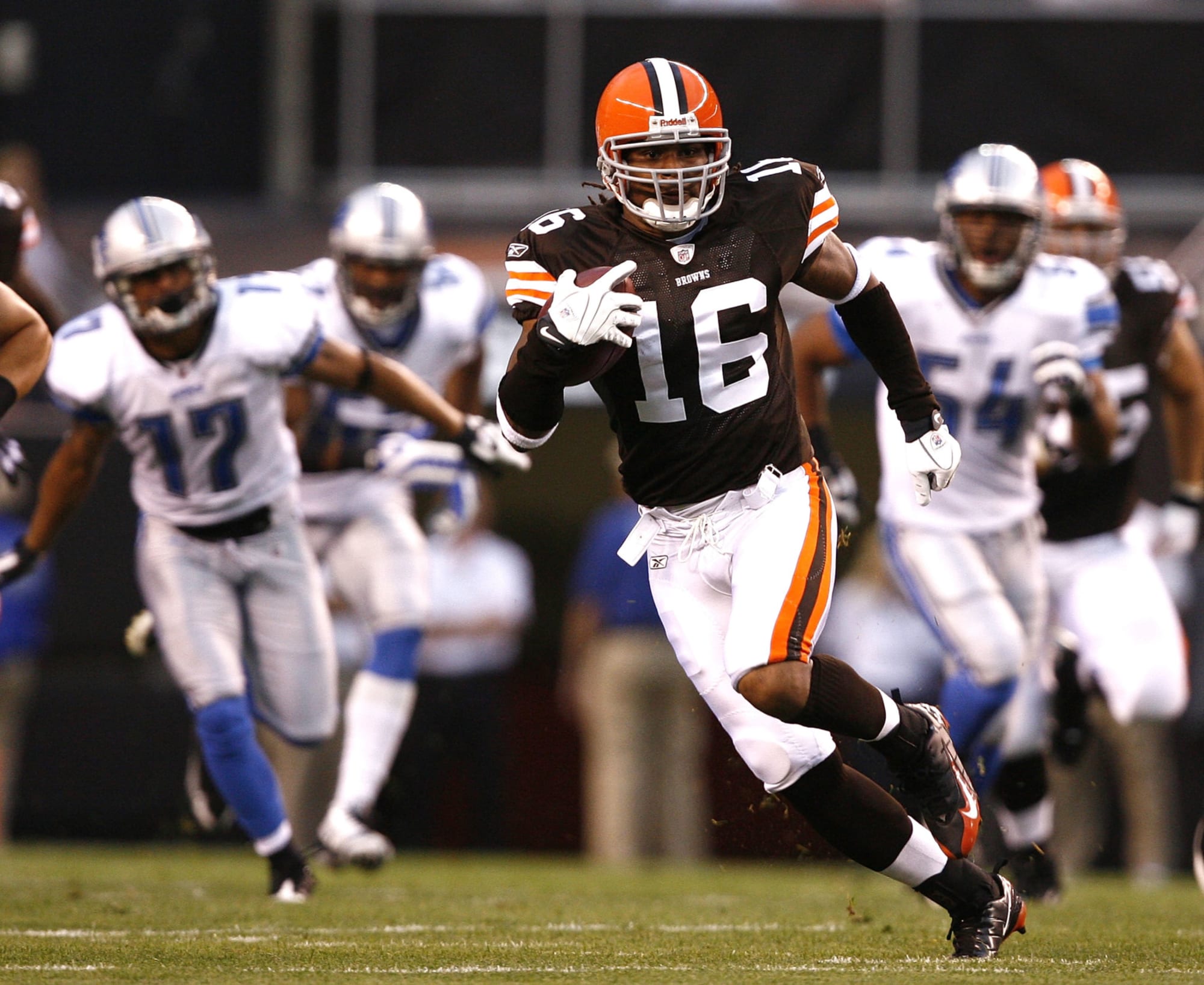 Best Cleveland Browns player to wear No. 16