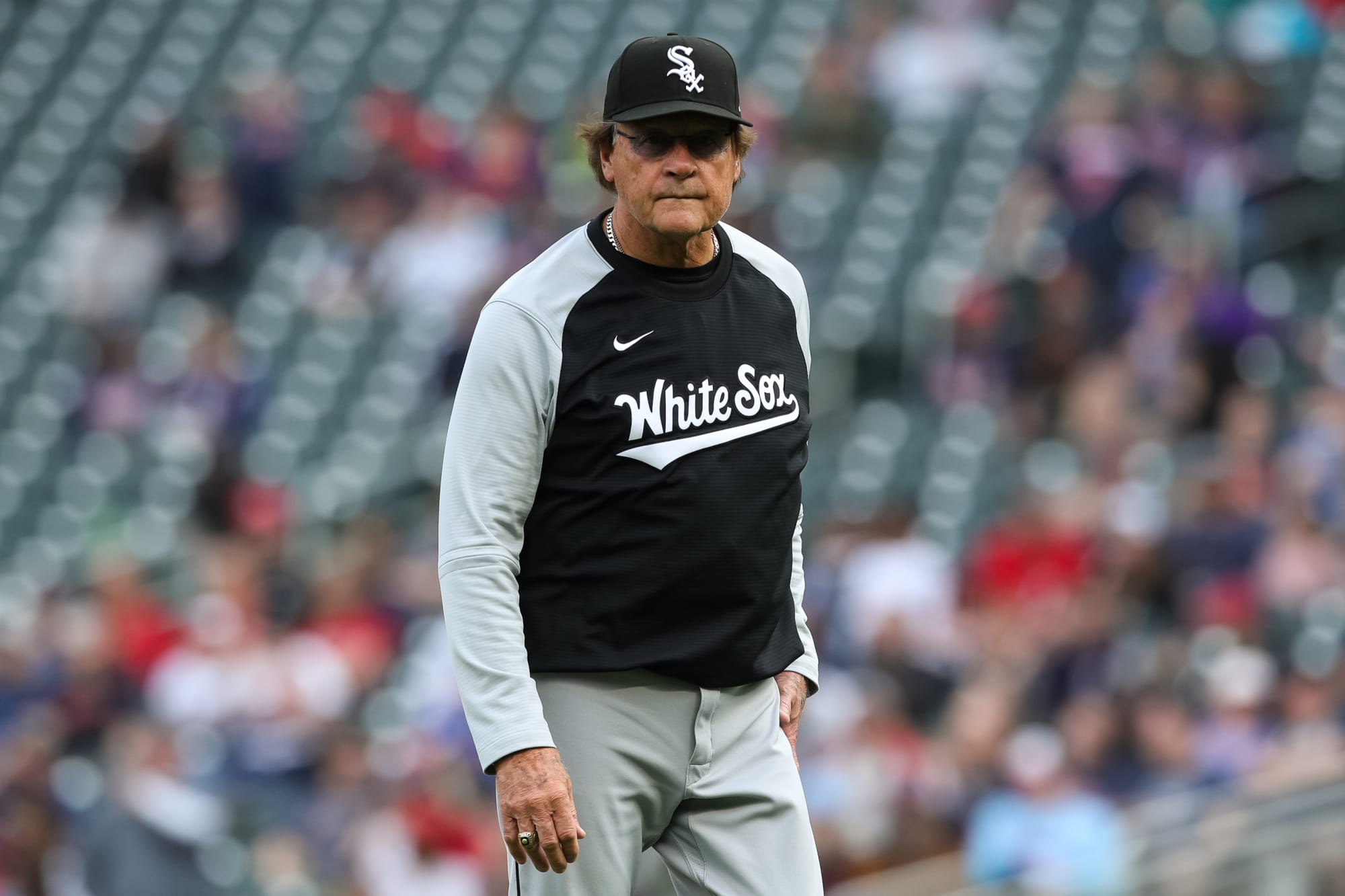 Tony La Russa answers critics best he can; has White Sox in first