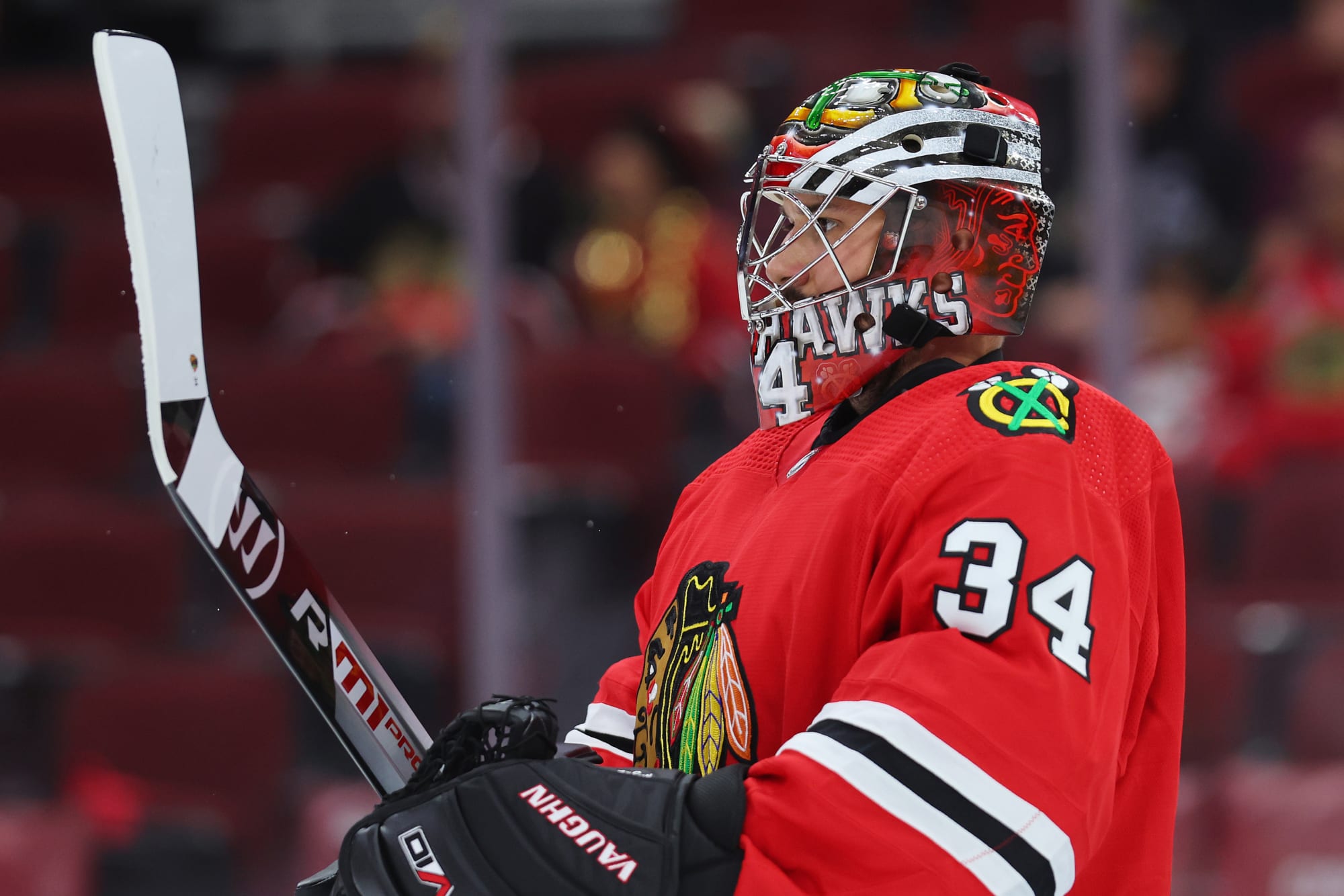 With Mrázek back on the roster, the Blackhawks' goalie crisis is