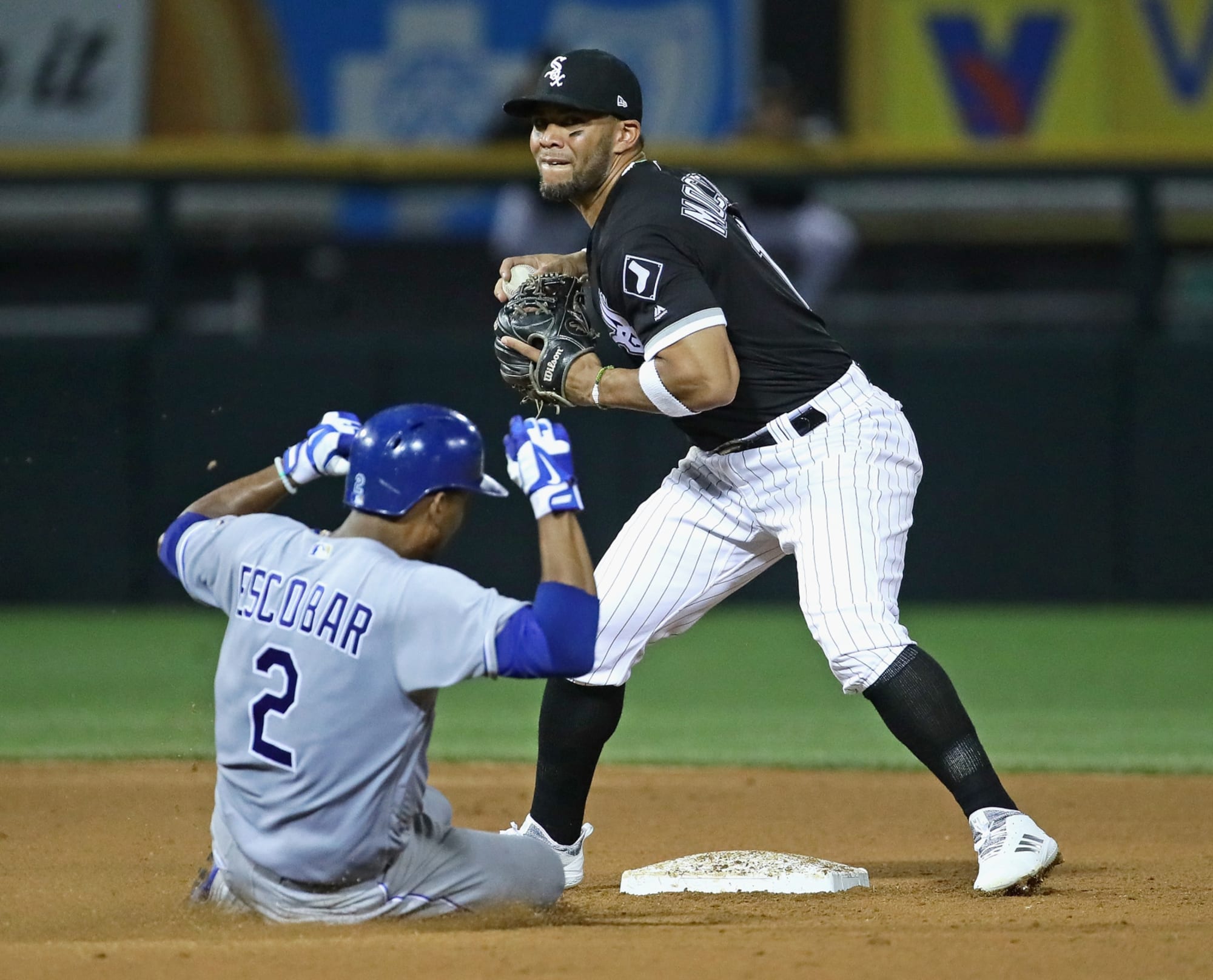 White Sox 3B Yoan Moncada releases music video ahead of Spring