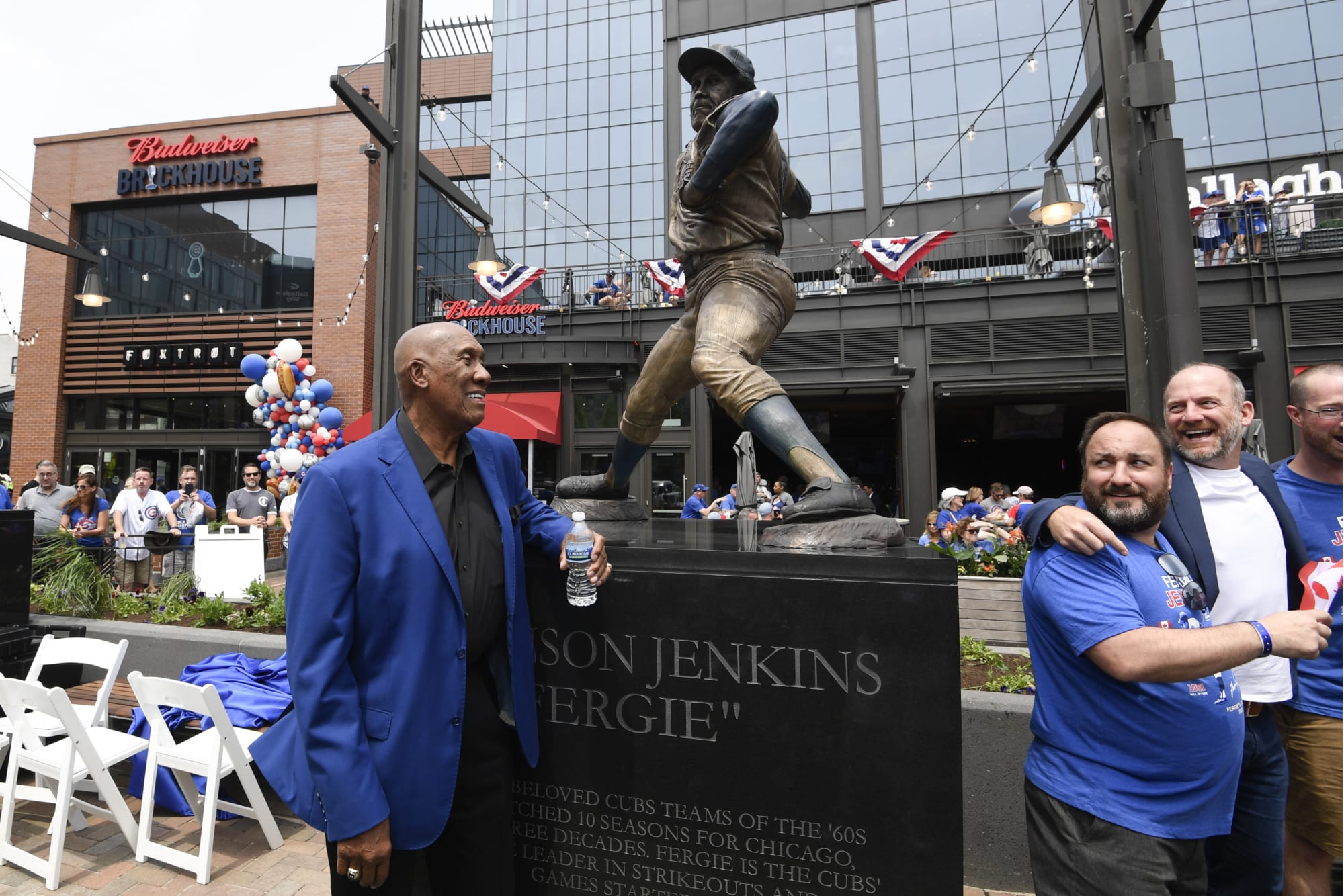 Photos: Fergie Jenkins statue unveiled outside Wrigley Field