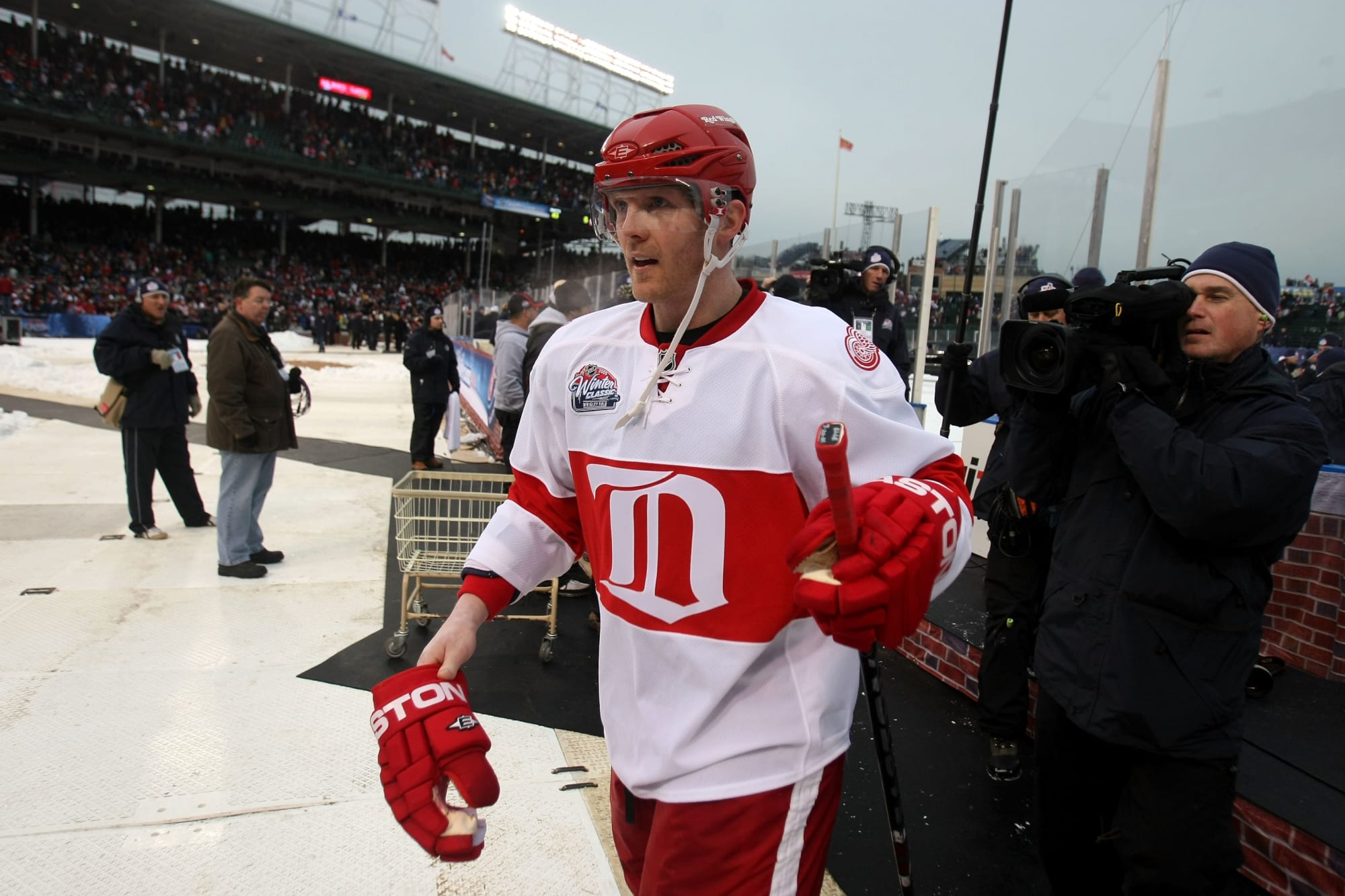 Red Wings beat Blackhawks at Winter Classic