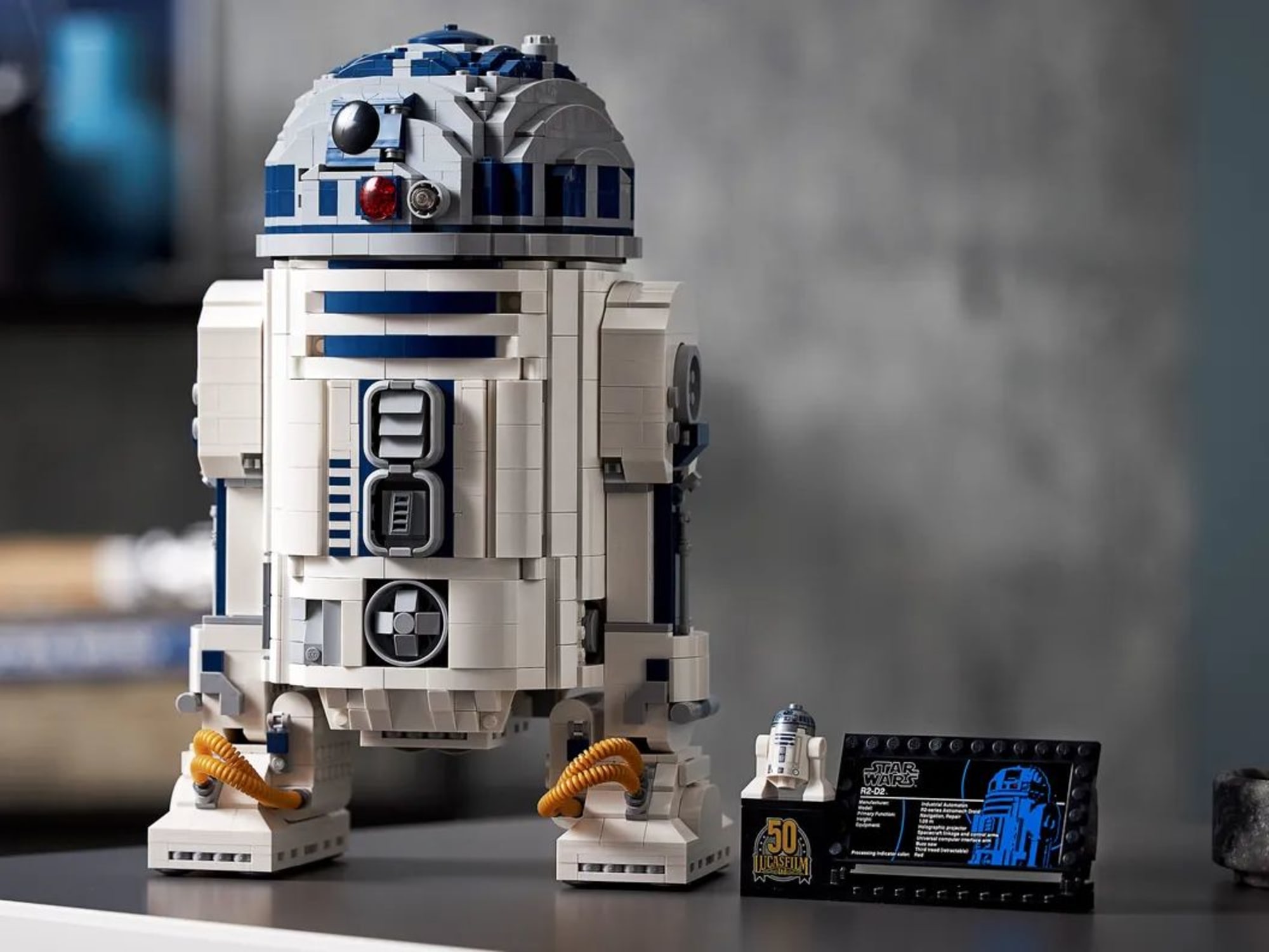 Lego Star Wars R2D2 75136 BRAND NEW R2-D2 Minifigure 