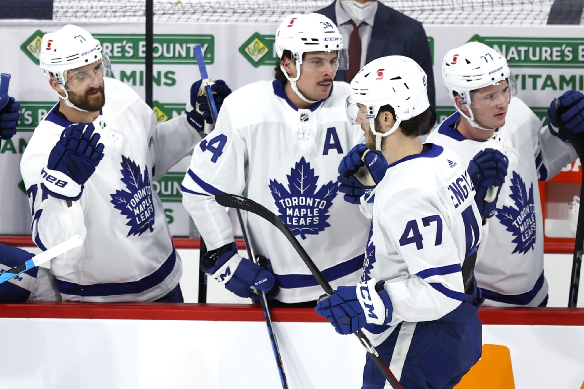 Maple Leafs' Simmonds, Clifford fined for actions against