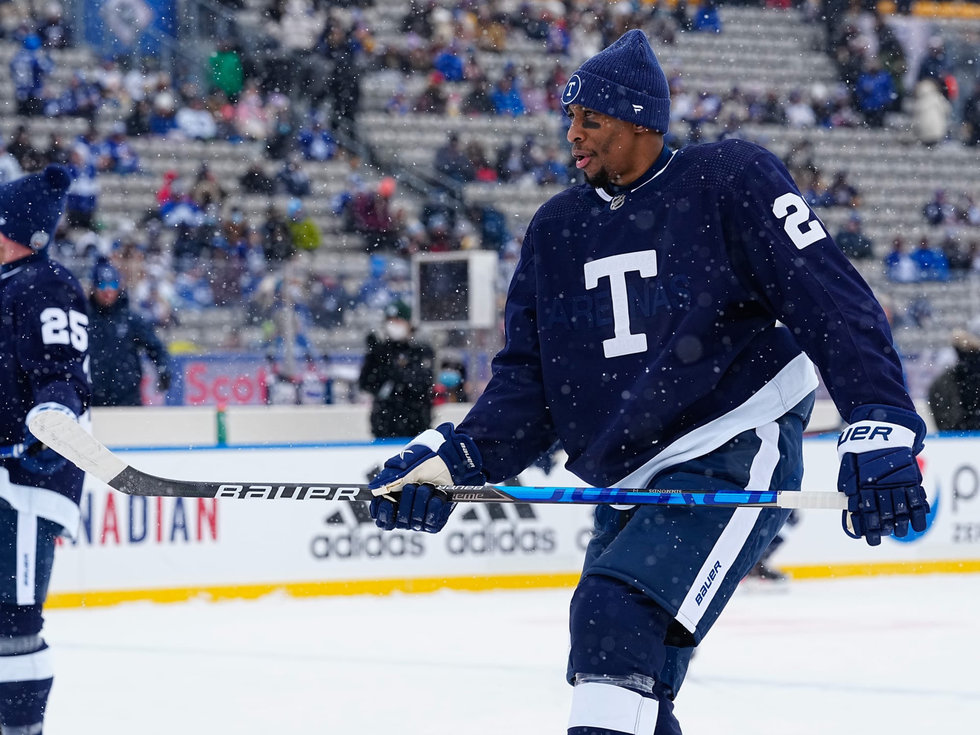 What Should the Toronto Maple Leafs Do With Wayne Simmonds?