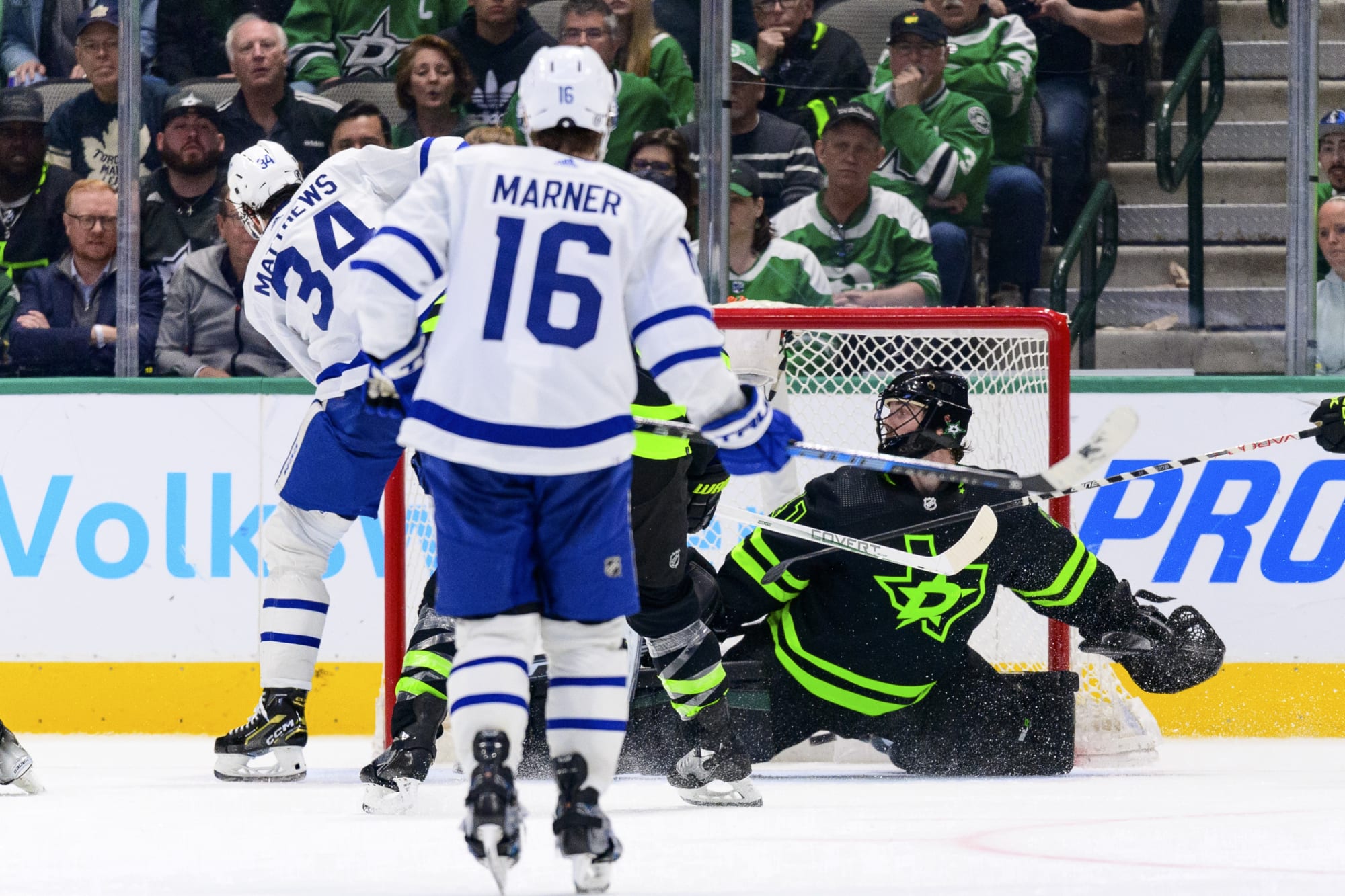 Toronto Maple Leafs Take On Stars In Historical Match-Up